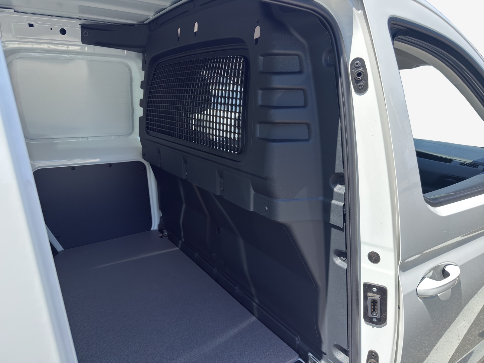 VW Caddy Cargo 2.0TDI Entry-image-10