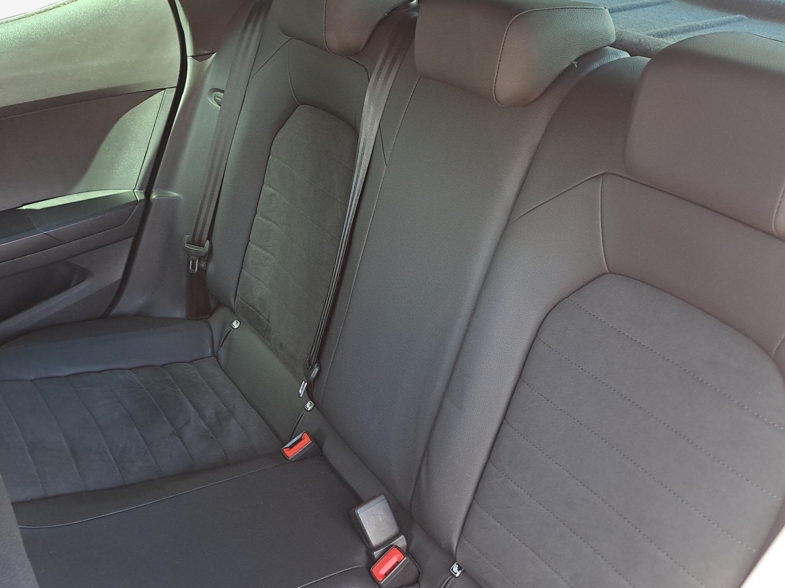 SEAT Ibiza 1.0 EcoTSI Hola FR DSG-image-11