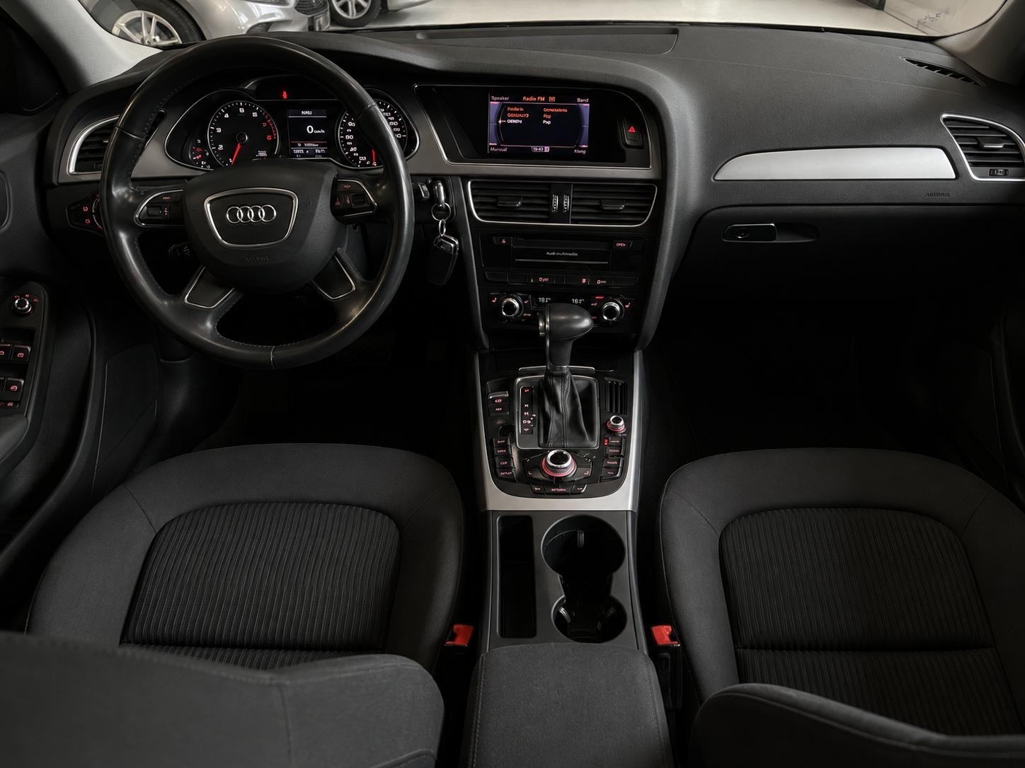 AUDI A4 Avant 1.8 TFSI multitronic-image-12