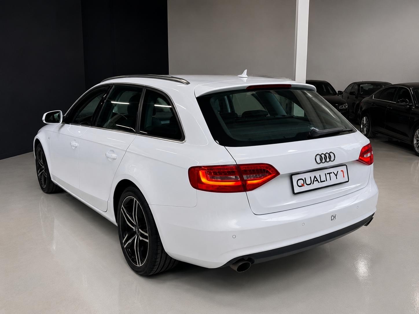 AUDI A4 Avant 1.8 TFSI multitronic-image-8