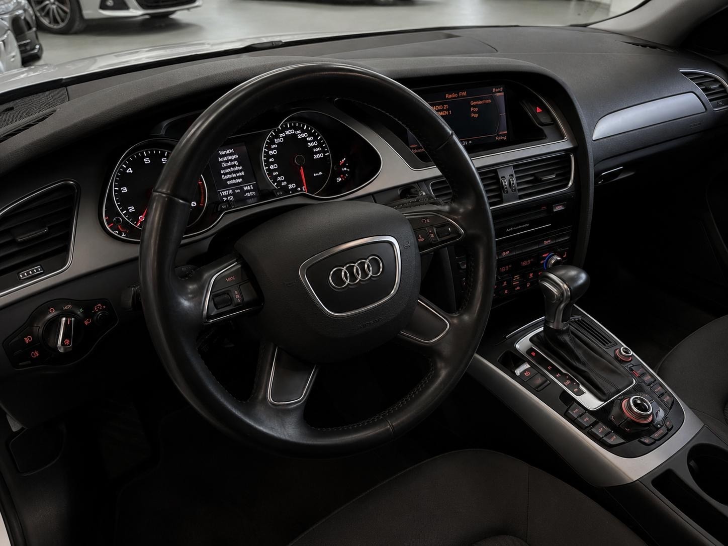 AUDI A4 Avant 1.8 TFSI multitronic-image-13