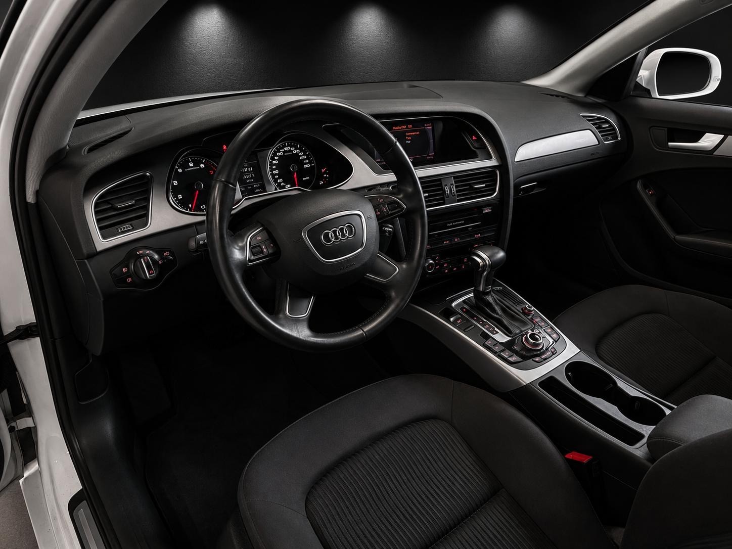 AUDI A4 Avant 1.8 TFSI multitronic-image-11