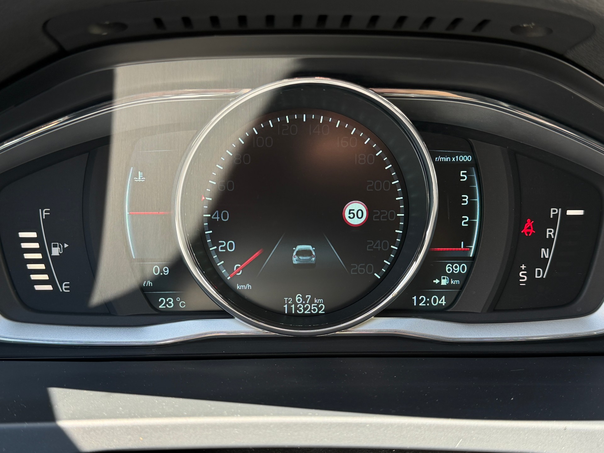 VOLVO V60 2.4 D5 Summum AWD-image-14