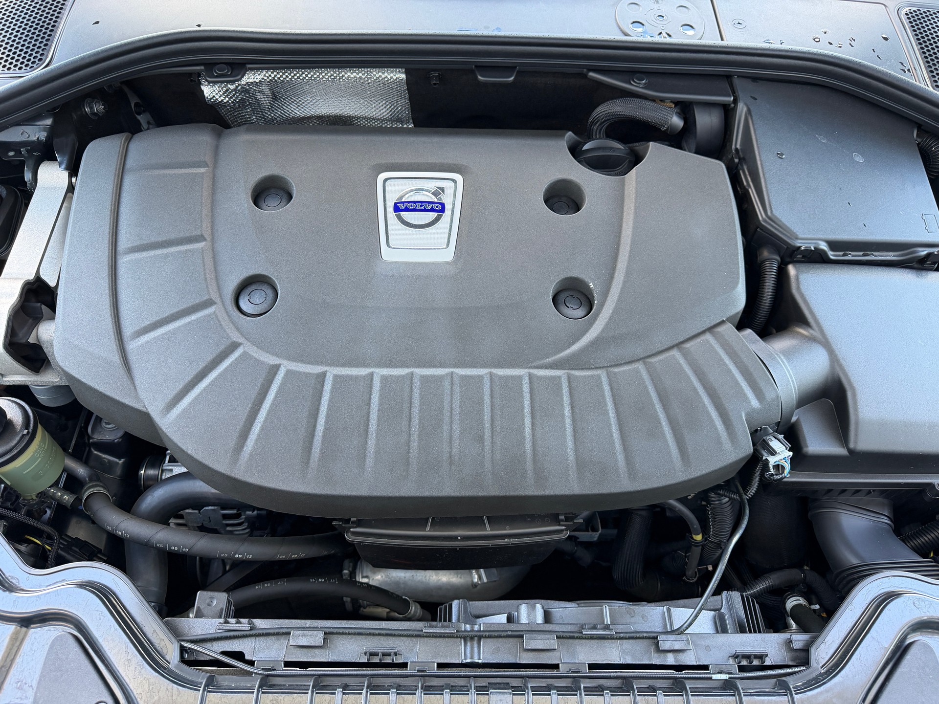VOLVO V60 2.4 D5 Summum AWD-image-6