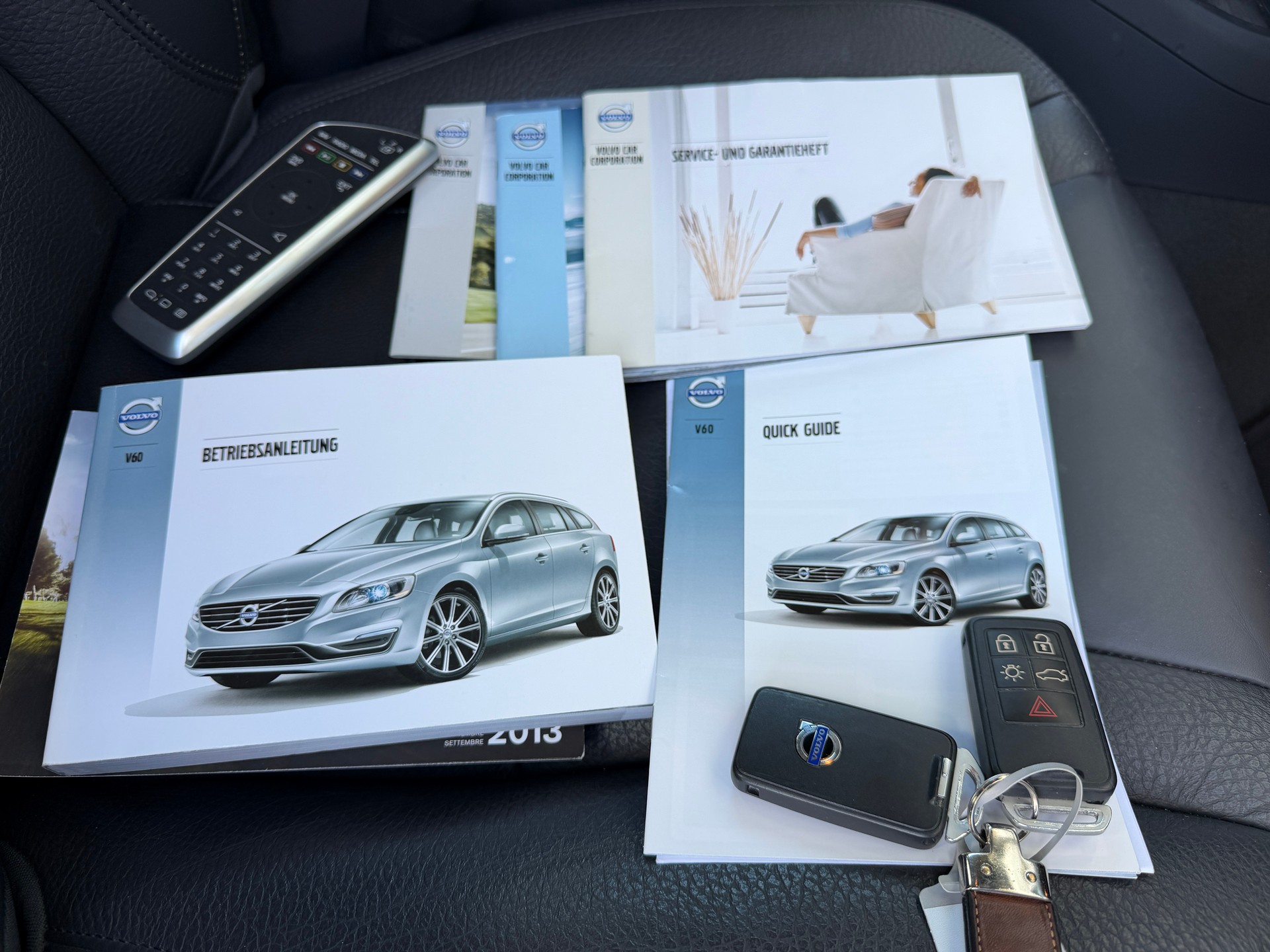 VOLVO V60 2.4 D5 Summum AWD-image-18