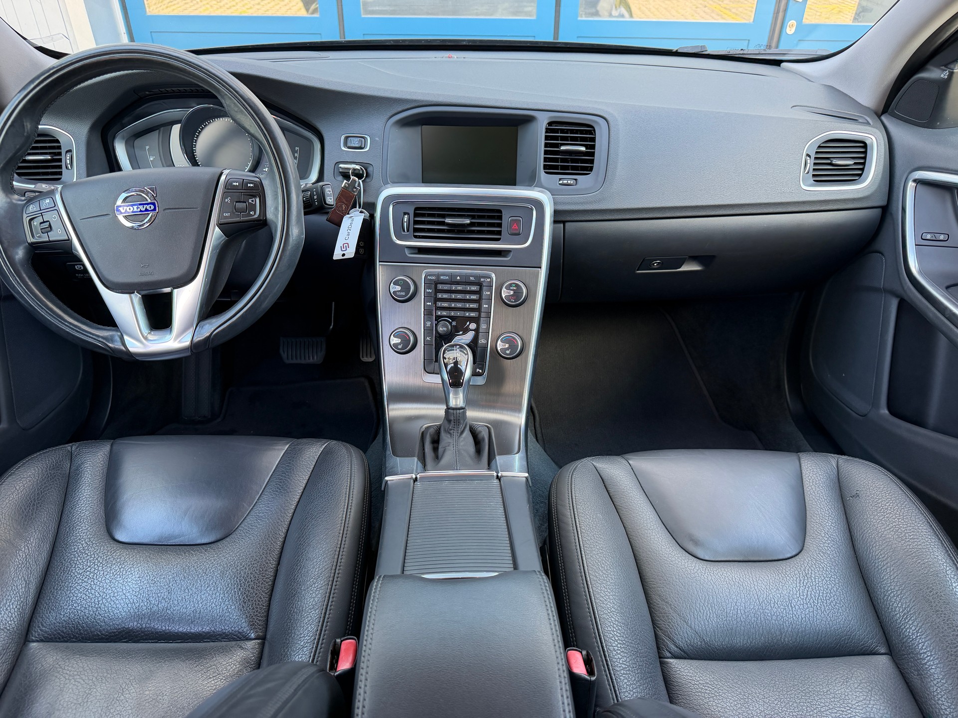 VOLVO V60 2.4 D5 Summum AWD-image-7