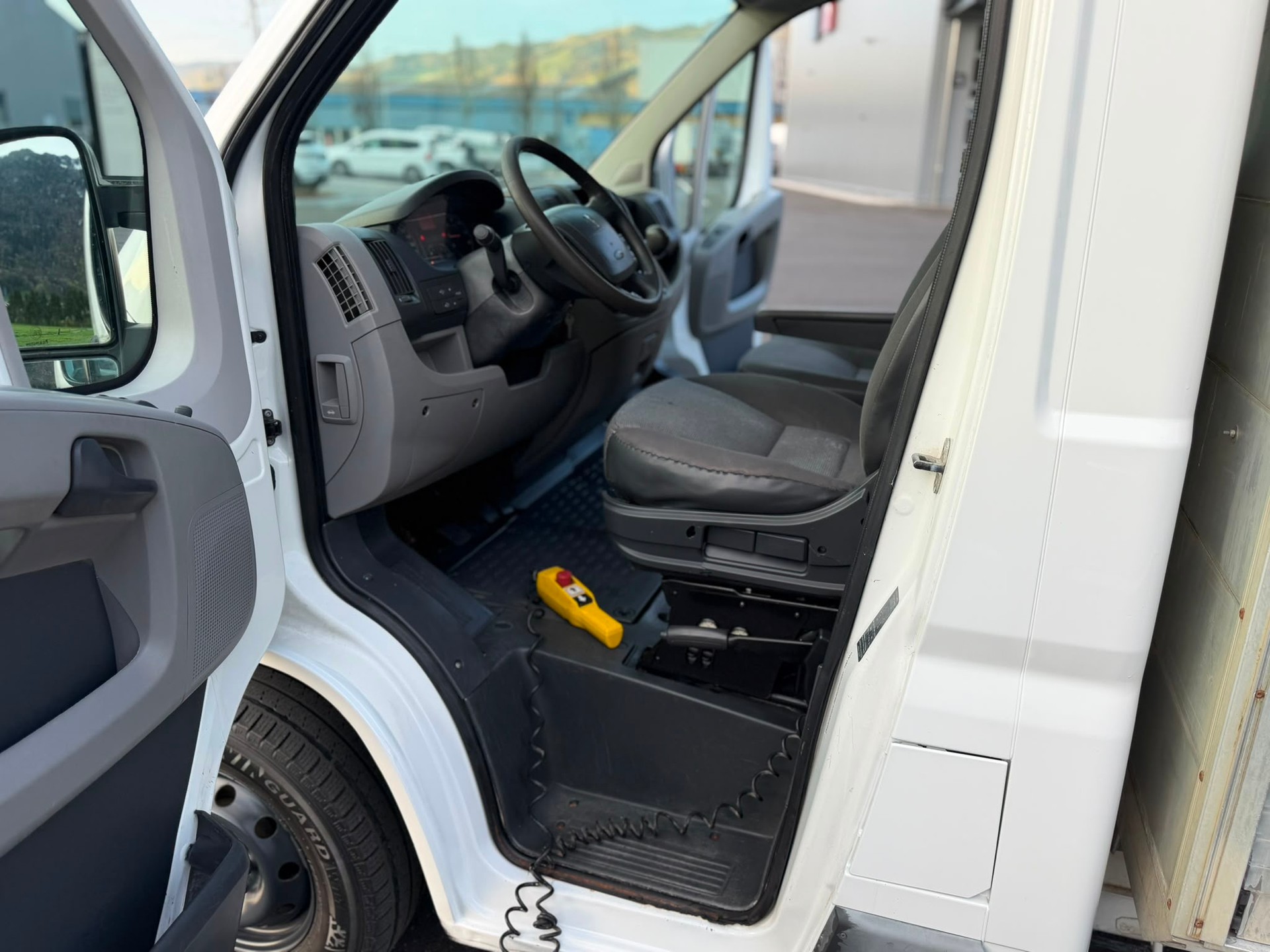 PEUGEOT Boxer 2.2 HDI 335-120-image-10