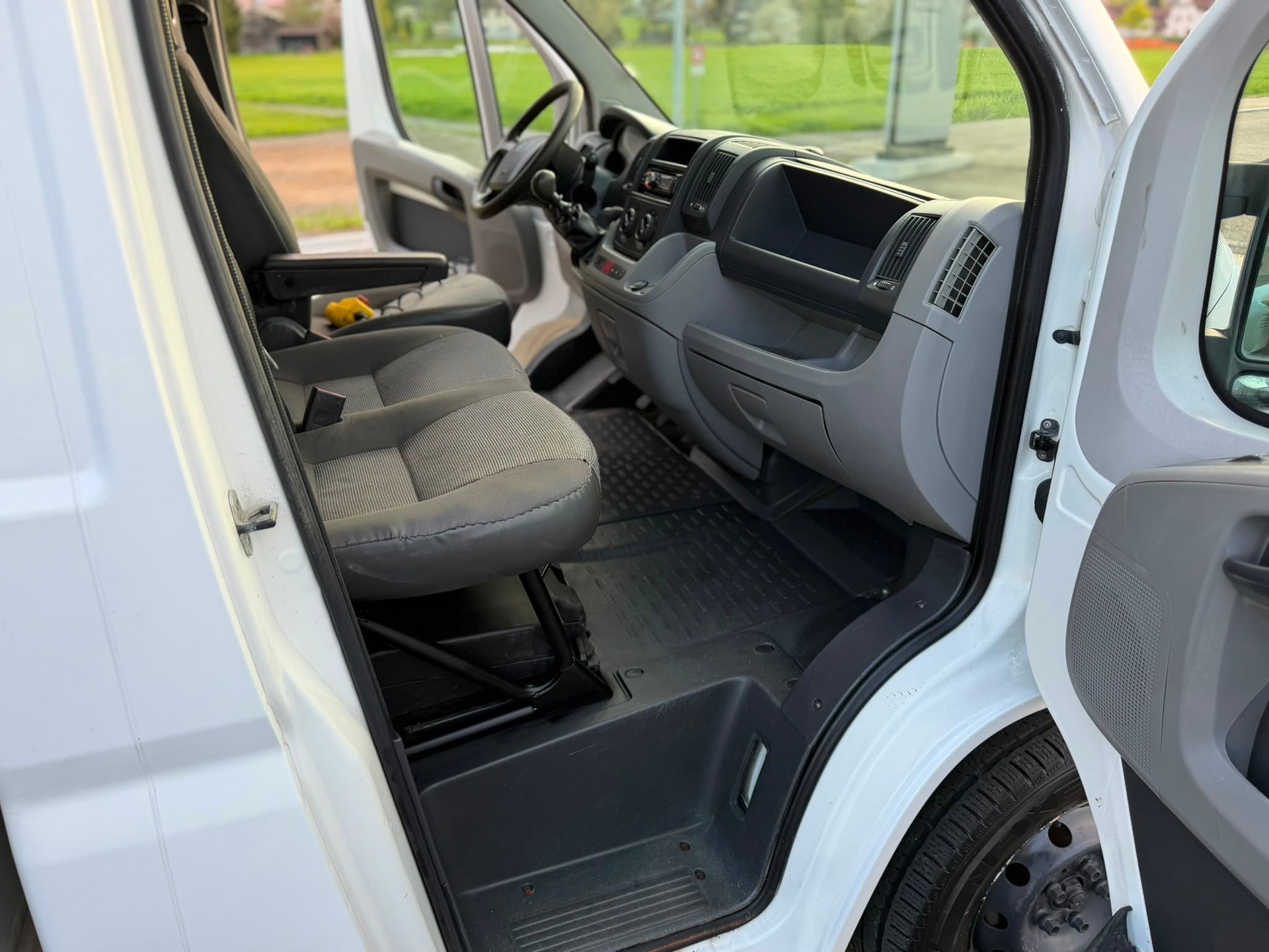 PEUGEOT Boxer 2.2 HDI 335-120-image-9