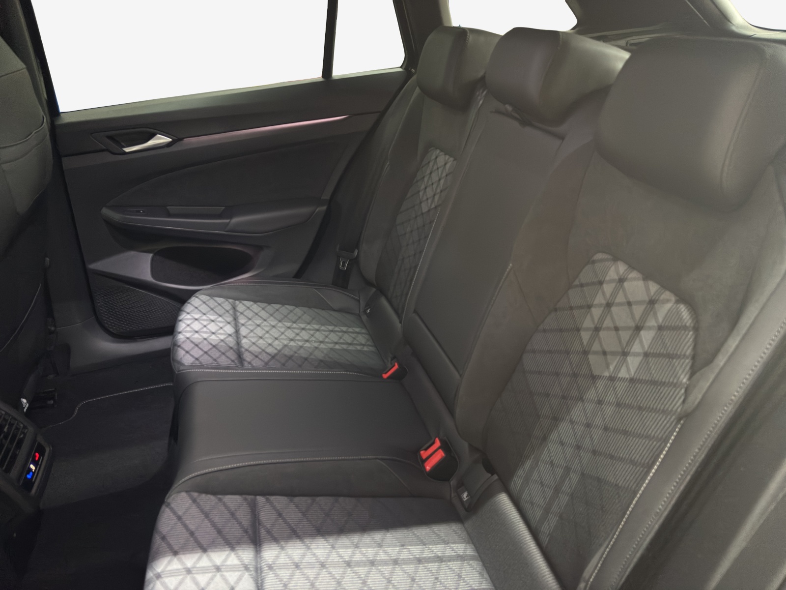 VW Golf Variant 2.0 TSI R-Line DSG 4 Motion-image-11
