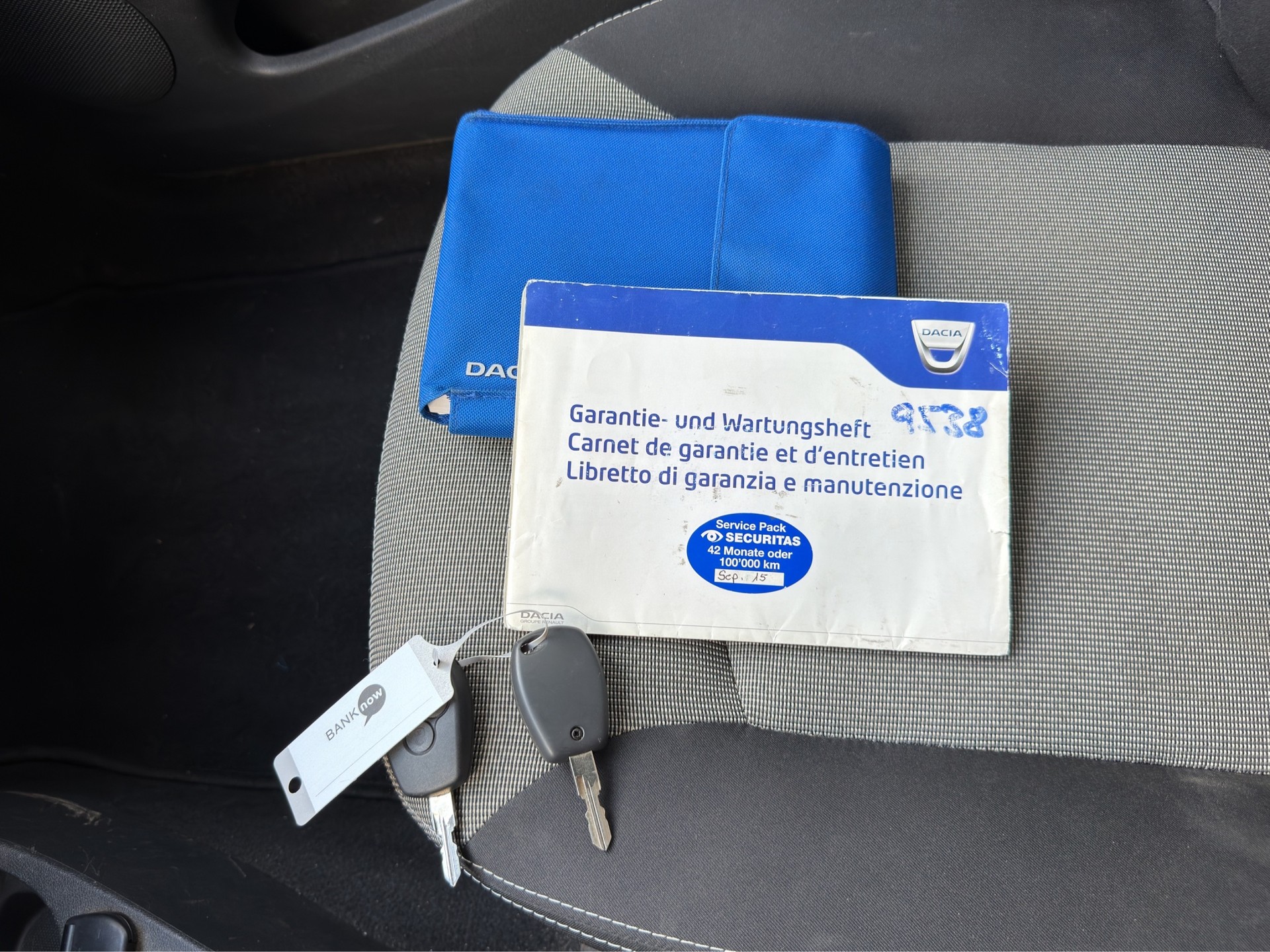 DACIA Duster 1.6 Lauréate 4x4-image-16