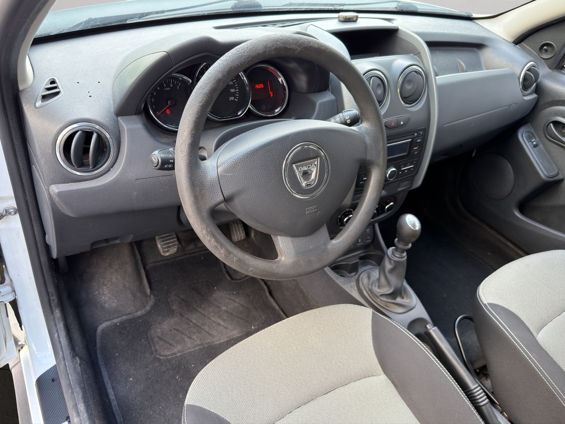 DACIA Duster 1.6 Lauréate 4x4-image-6