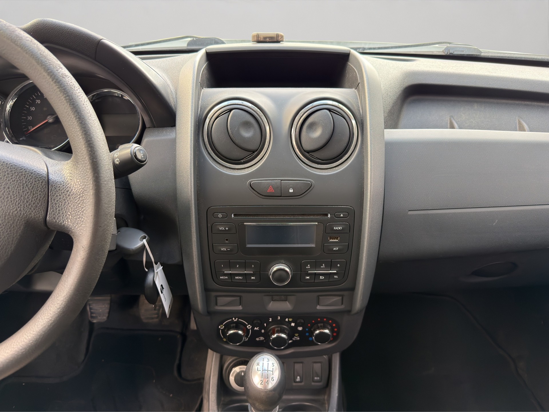 DACIA Duster 1.6 Lauréate 4x4-image-13