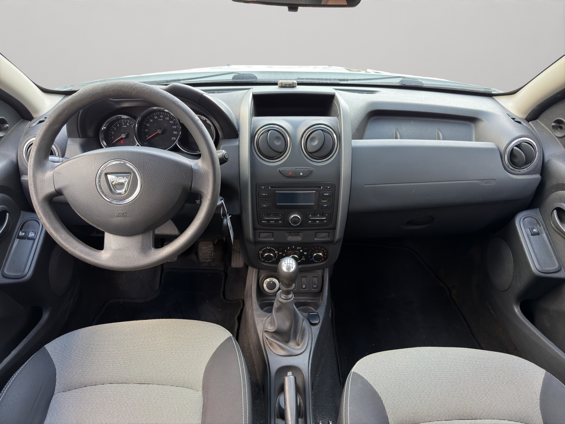 DACIA Duster 1.6 Lauréate 4x4-image-12