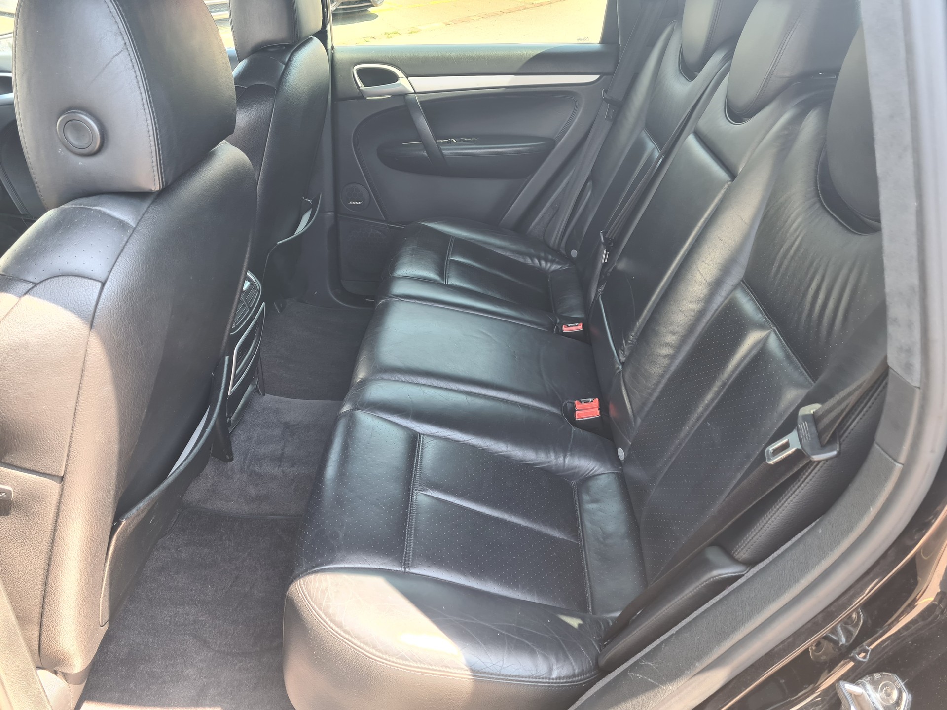 PORSCHE Cayenne Turbo-image-7