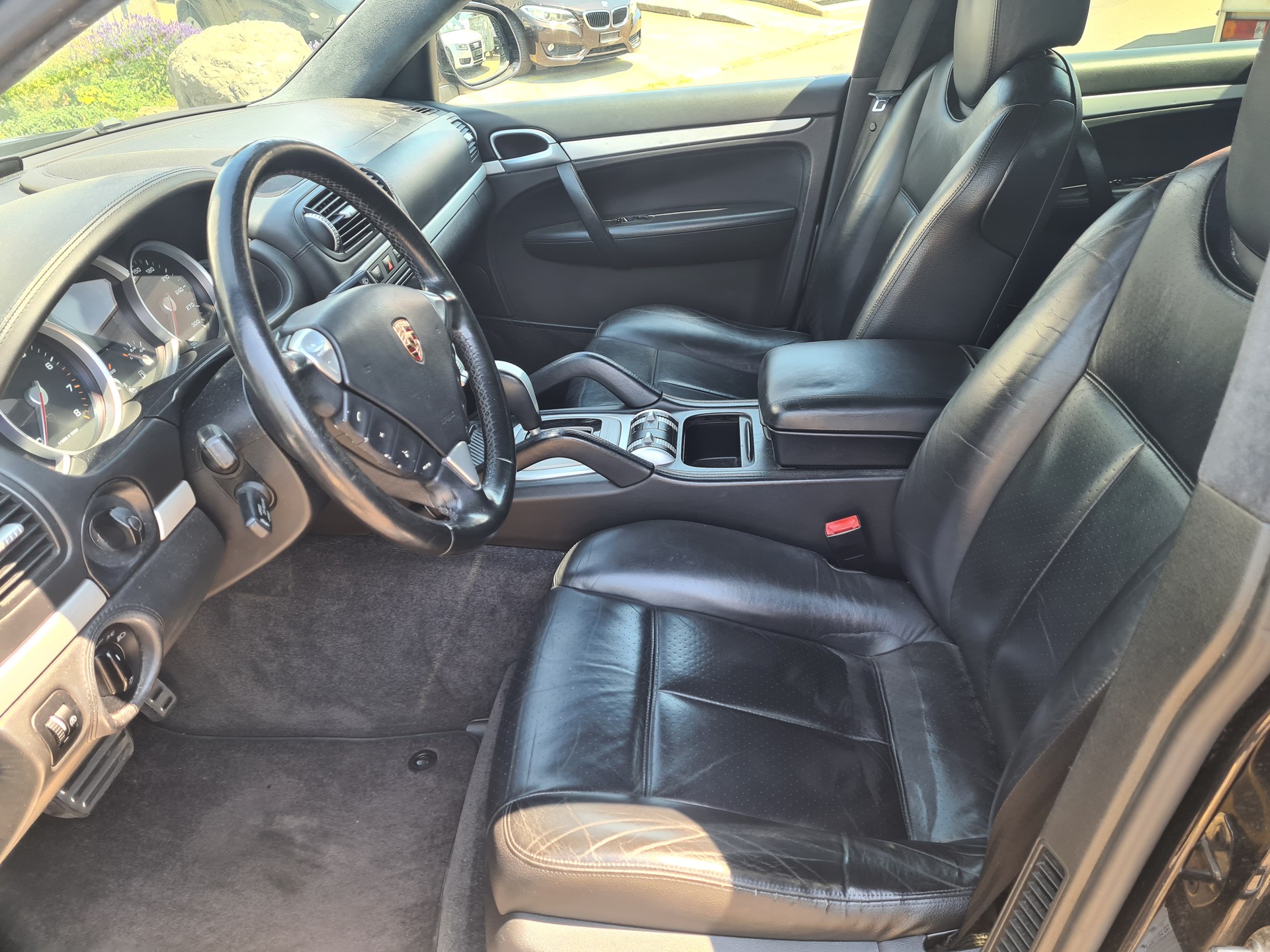 PORSCHE Cayenne Turbo-image-6
