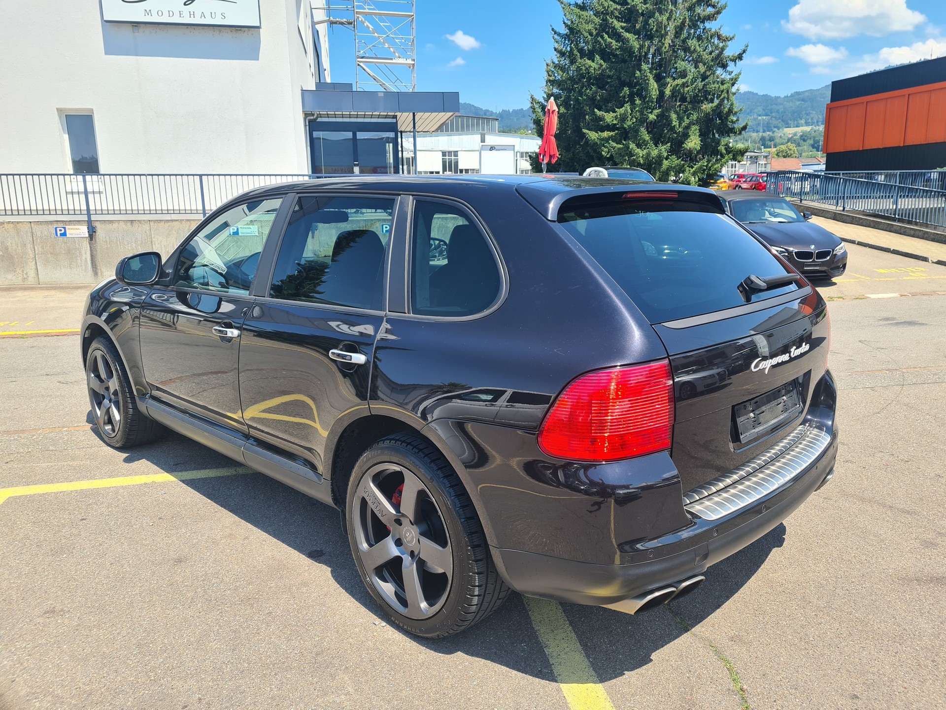 PORSCHE Cayenne Turbo-image-4