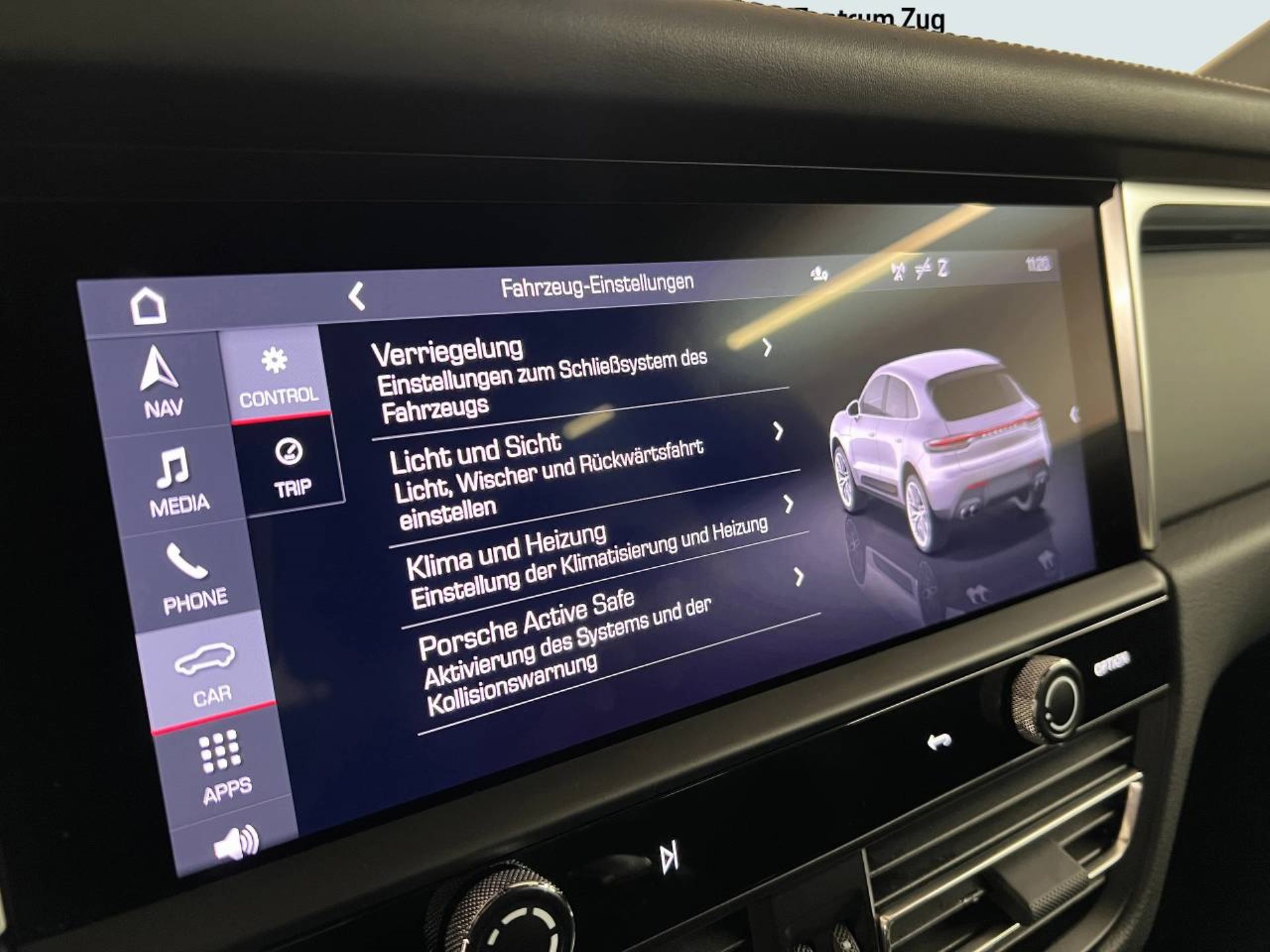 PORSCHE Macan-image-29