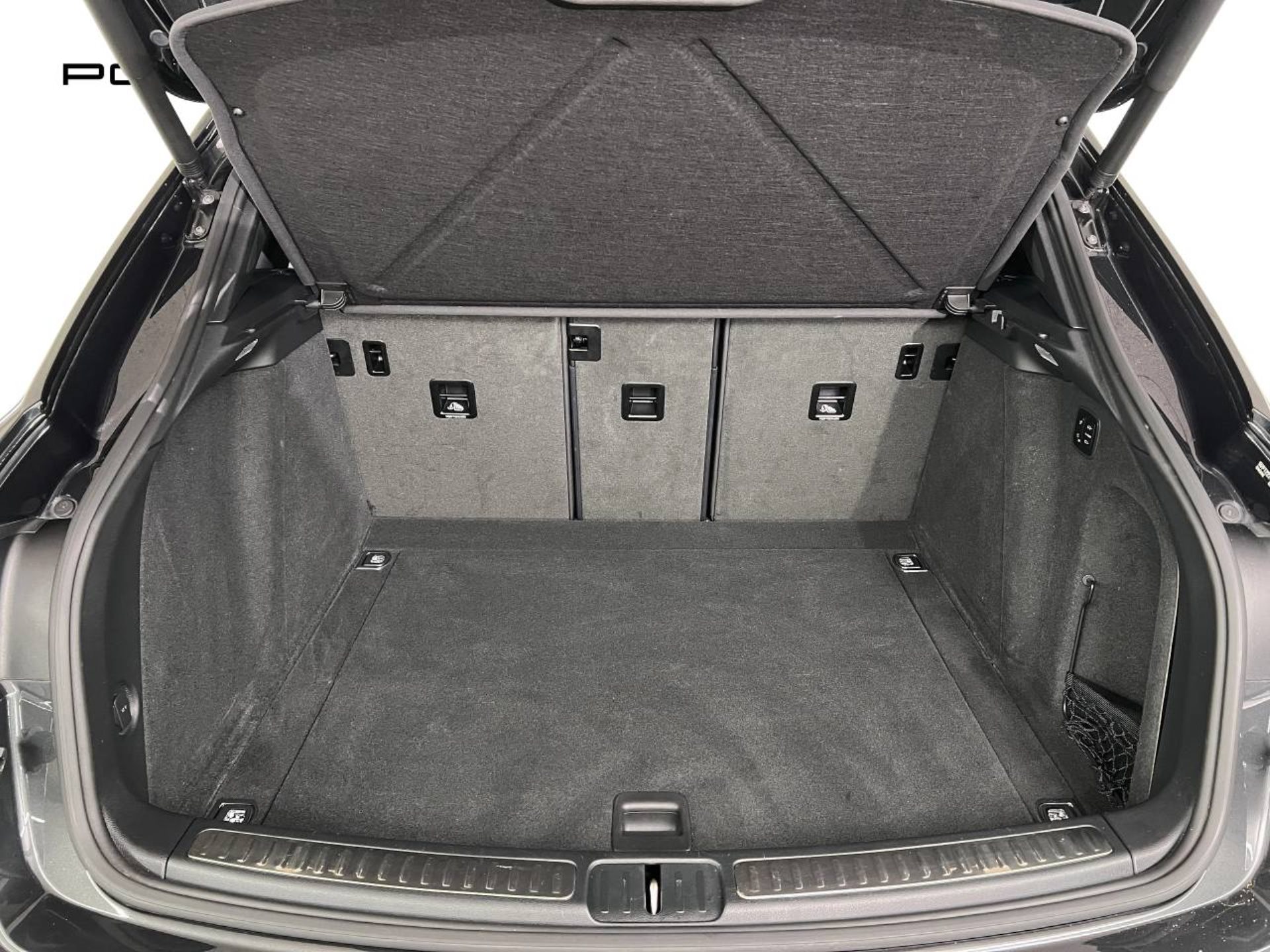 PORSCHE Macan-image-13