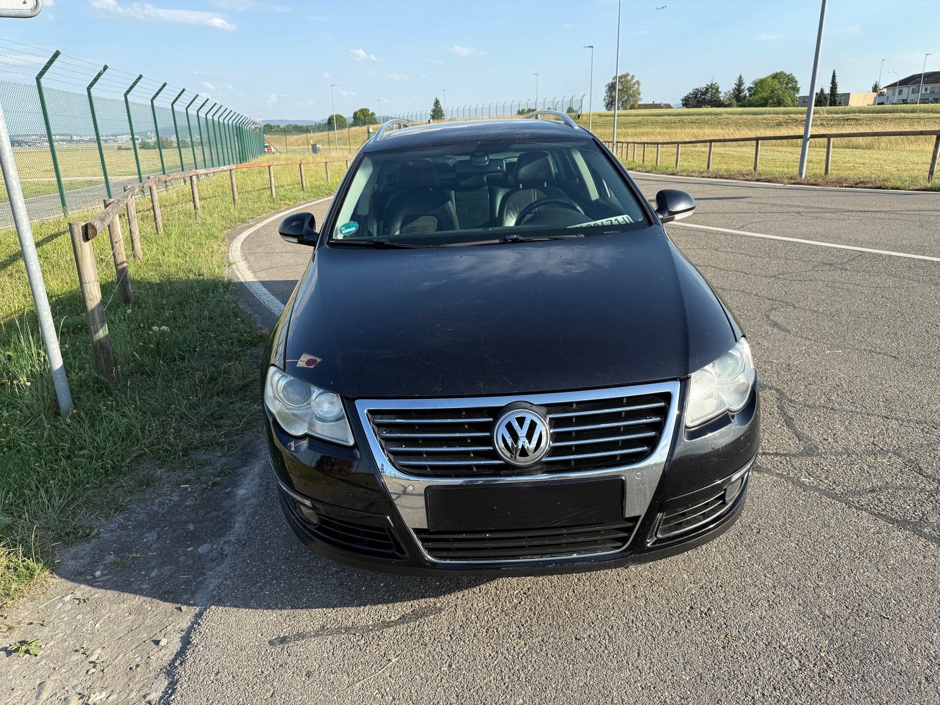 VW Passat Variant 2.0 TDI DSG AUTOMATIC-image-3
