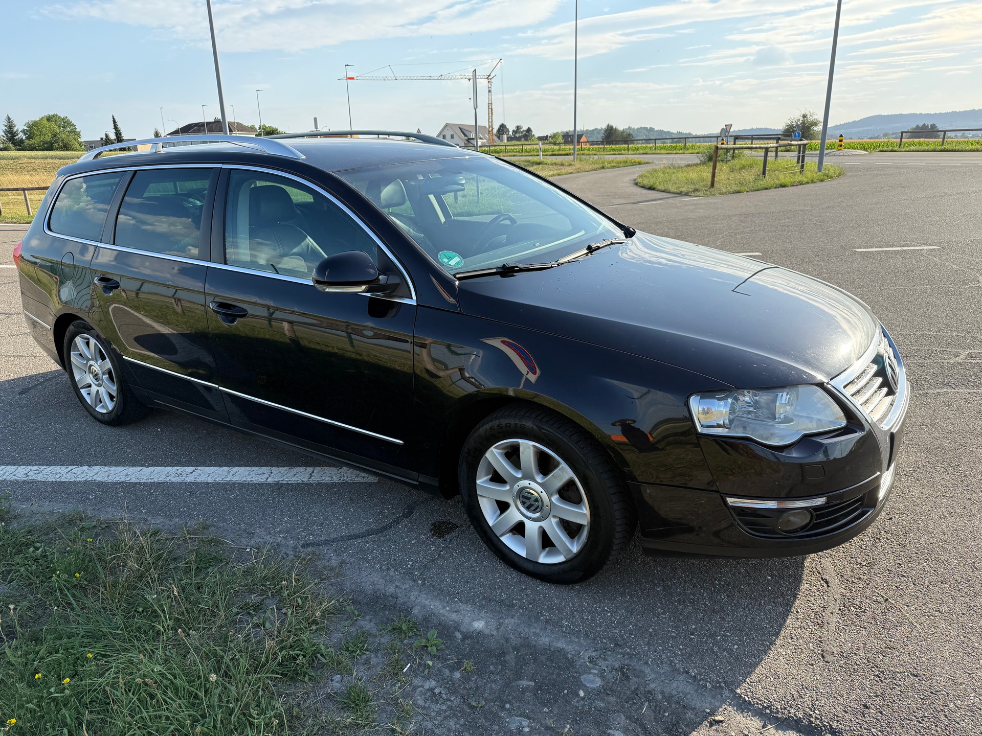 VW Passat Variant 2.0 TDI DSG AUTOMATIC-image-2