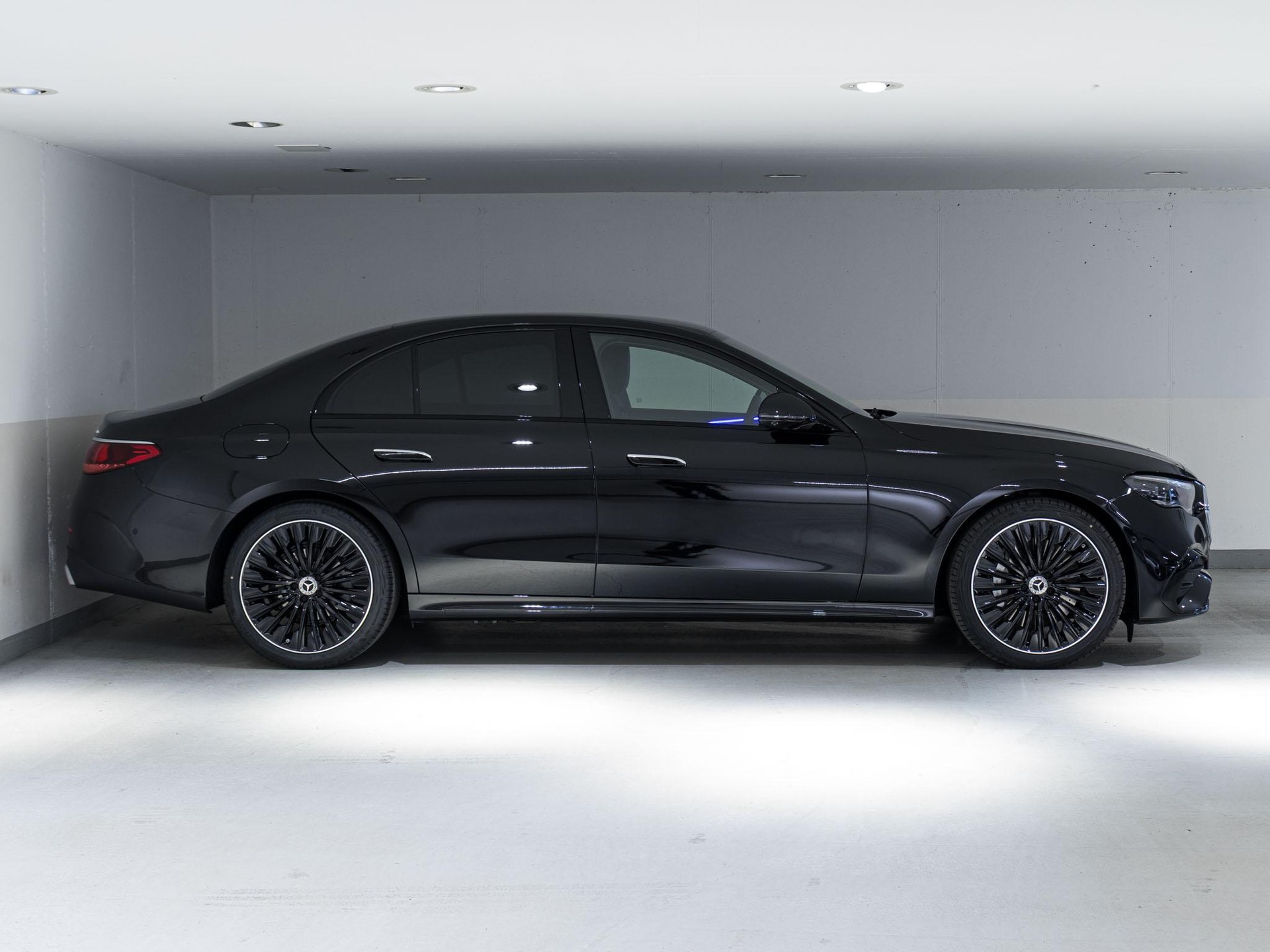 MERCEDES-BENZ E 220 d 4MATIC-image-1