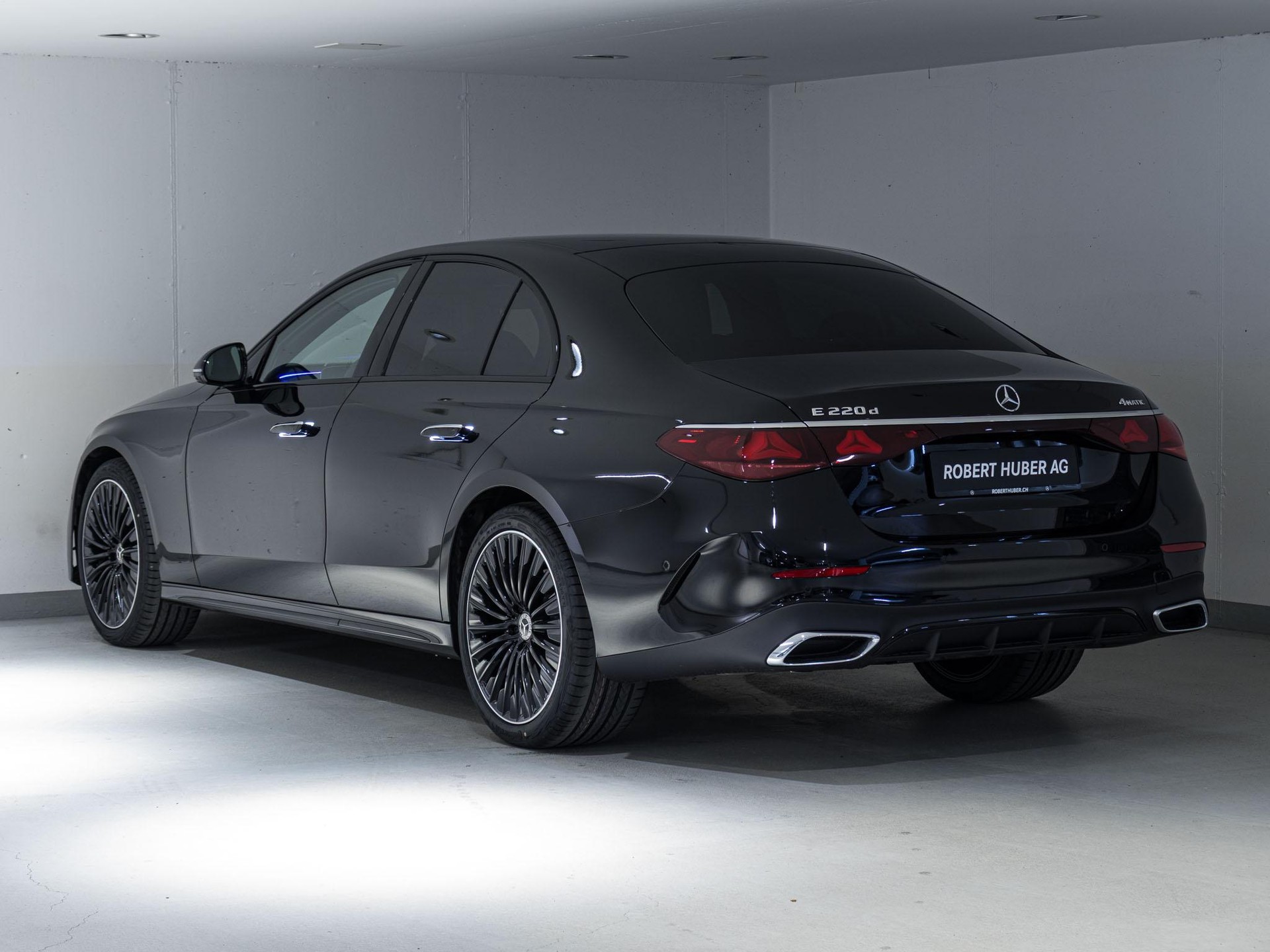 MERCEDES-BENZ E 220 d 4MATIC-image-3