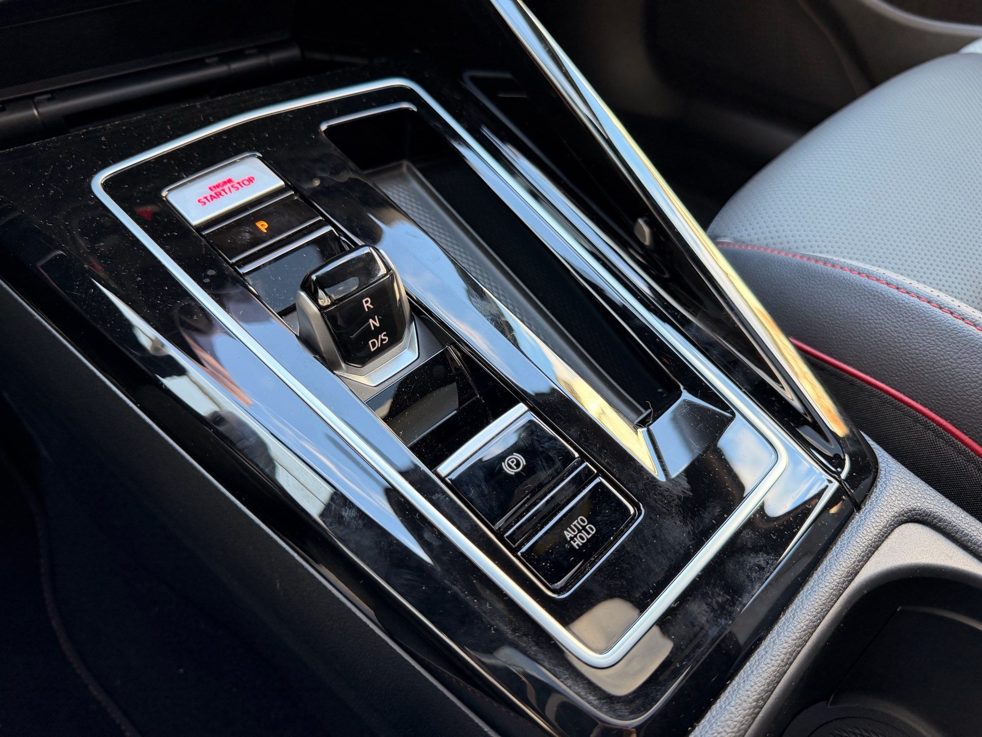 VW Golf 2.0 TSI 265PS GTI *** NEUSTES MODEL*** BLACK STYLE MIT LEDERPAKET VIENNA ***-image-26