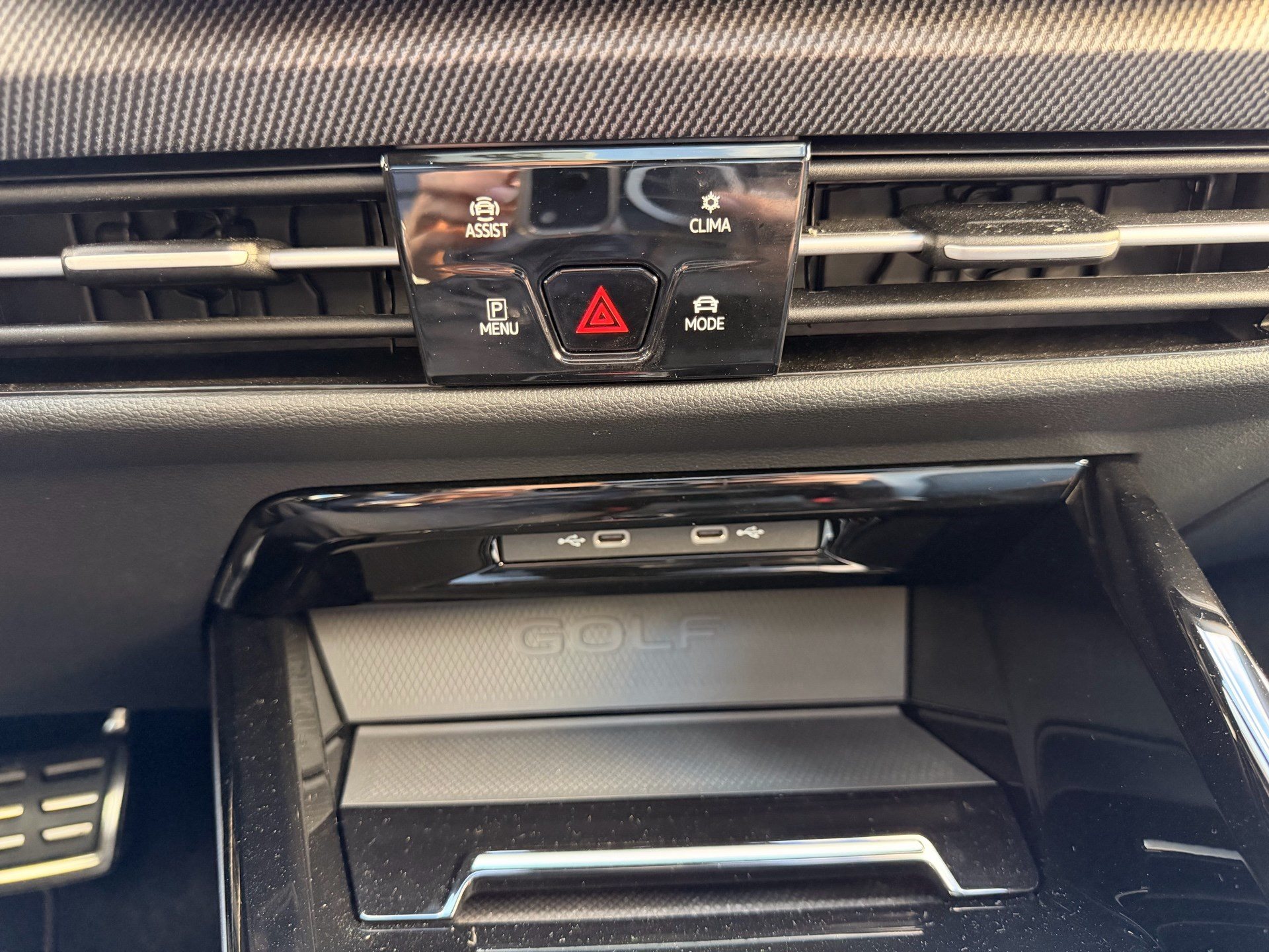 VW Golf 2.0 TSI 265PS GTI *** NEUSTES MODEL*** BLACK STYLE MIT LEDERPAKET VIENNA ***-image-24