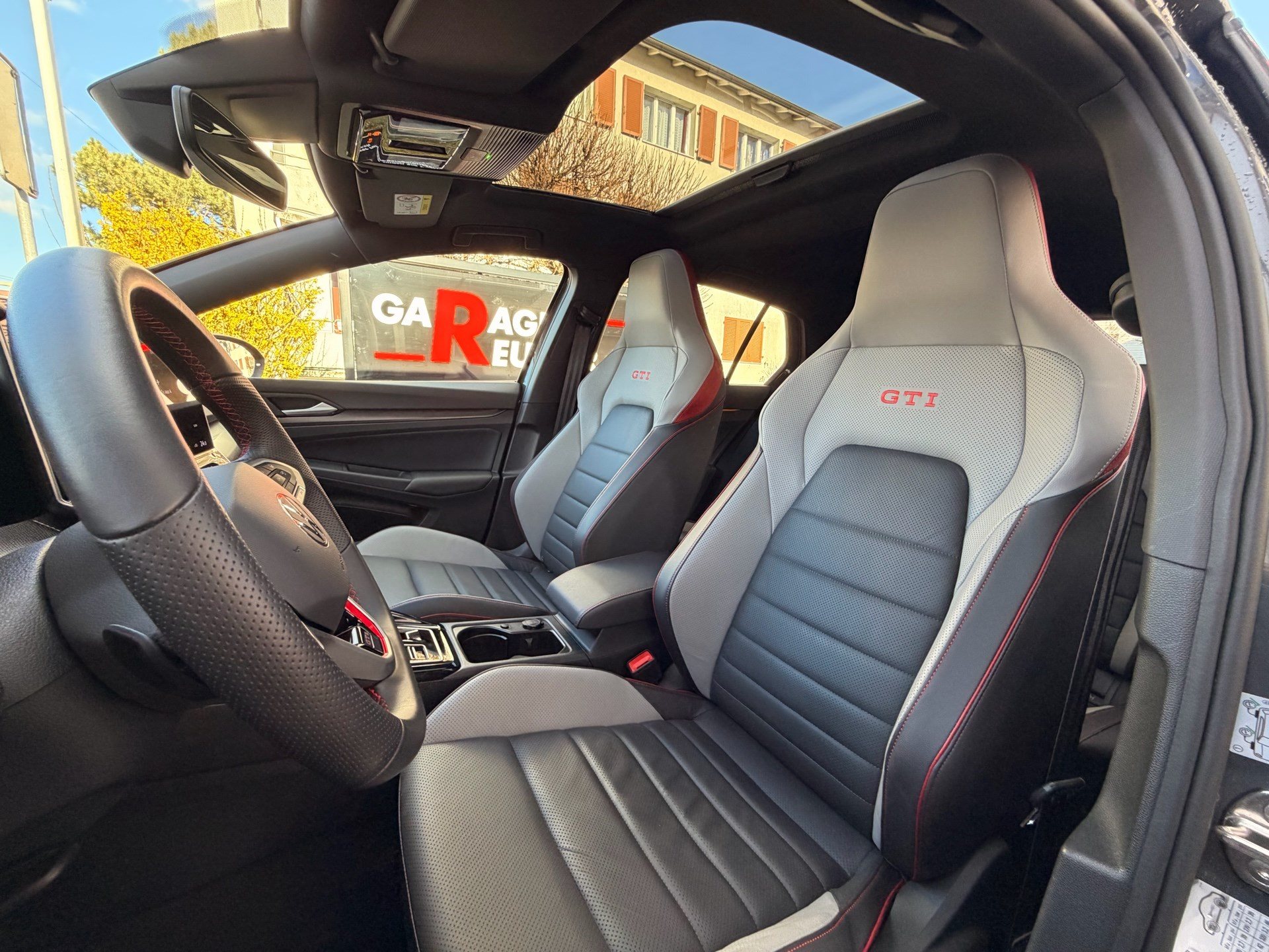 VW Golf 2.0 TSI 265PS GTI *** NEUSTES MODEL*** BLACK STYLE MIT LEDERPAKET VIENNA ***-image-8