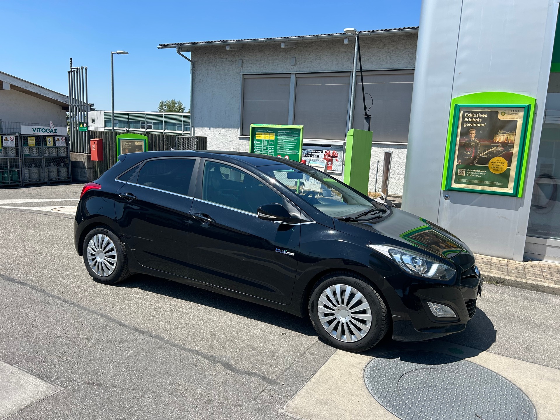 HYUNDAI i30 1.6 CRDi GO! Plus-image-2