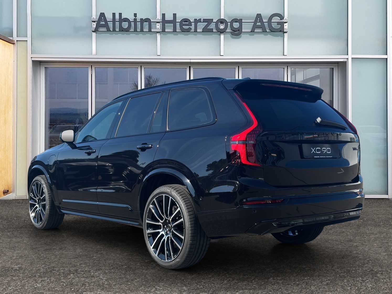 VOLVO XC90 2.0 T8 TE Black Edition eAWD-image-2