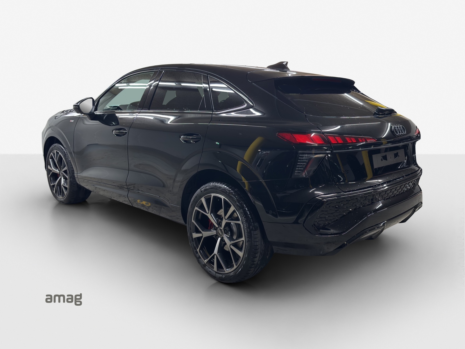 AUDI Q3 Sportback TFSI quattro 195 kW S tronic-image-2