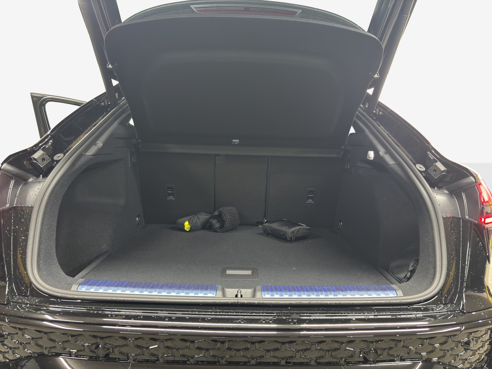 AUDI Q3 Sportback TFSI quattro 195 kW S tronic-image-12