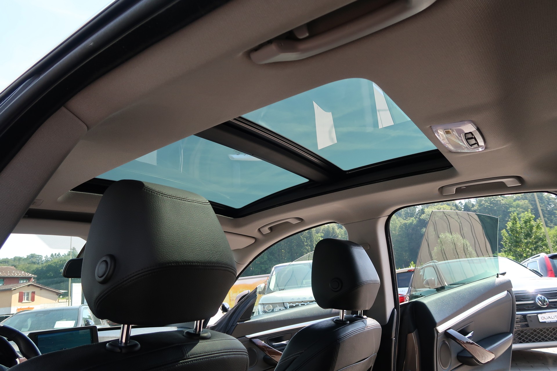BMW 335i GT xDrive Luxury Line Steptronic-image-9