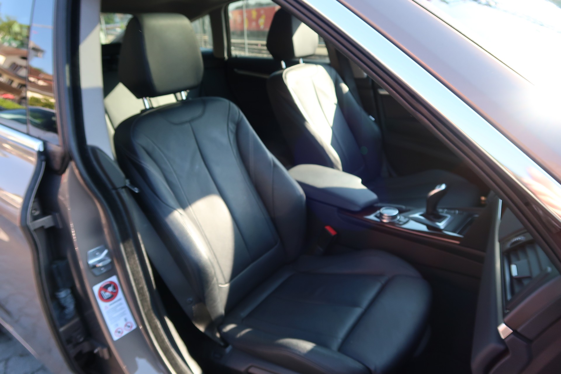 BMW 335i GT xDrive Luxury Line Steptronic-image-17