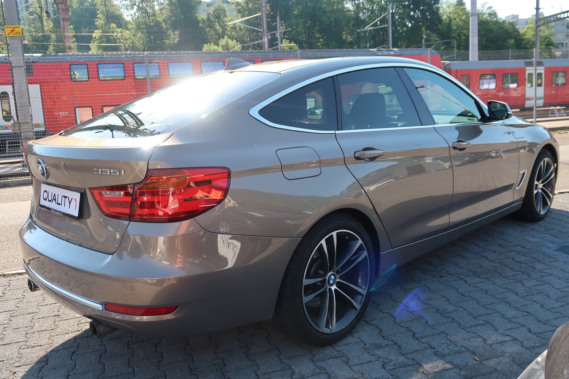 BMW 335i GT xDrive Luxury Line Steptronic-image-2