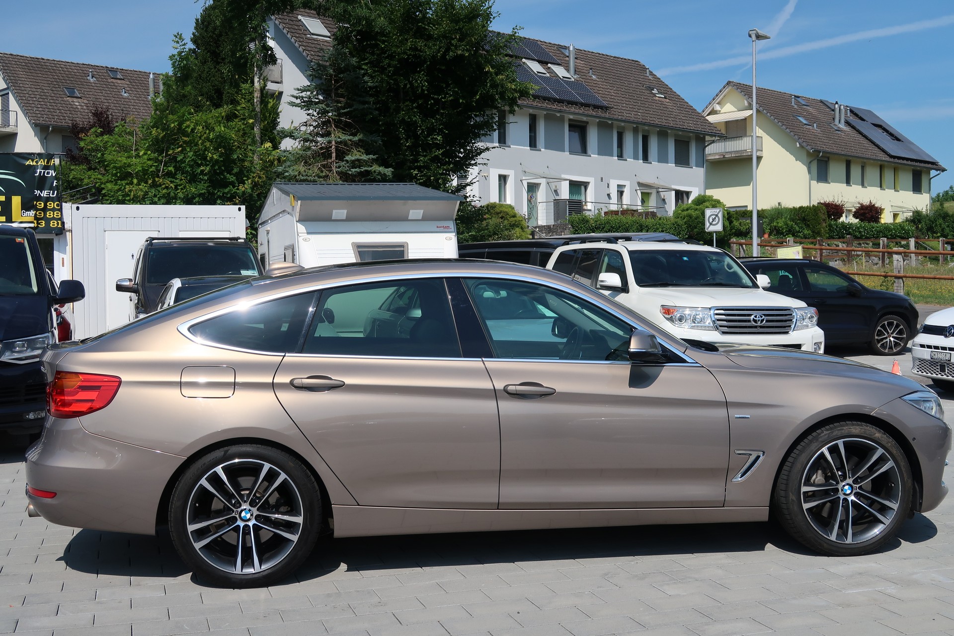 BMW 335i GT xDrive Luxury Line Steptronic-showroom-element-3