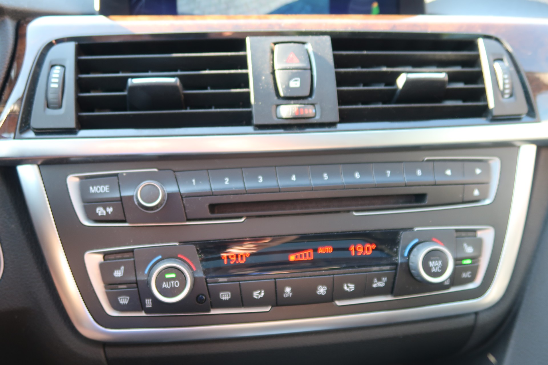 BMW 335i GT xDrive Luxury Line Steptronic-image-10