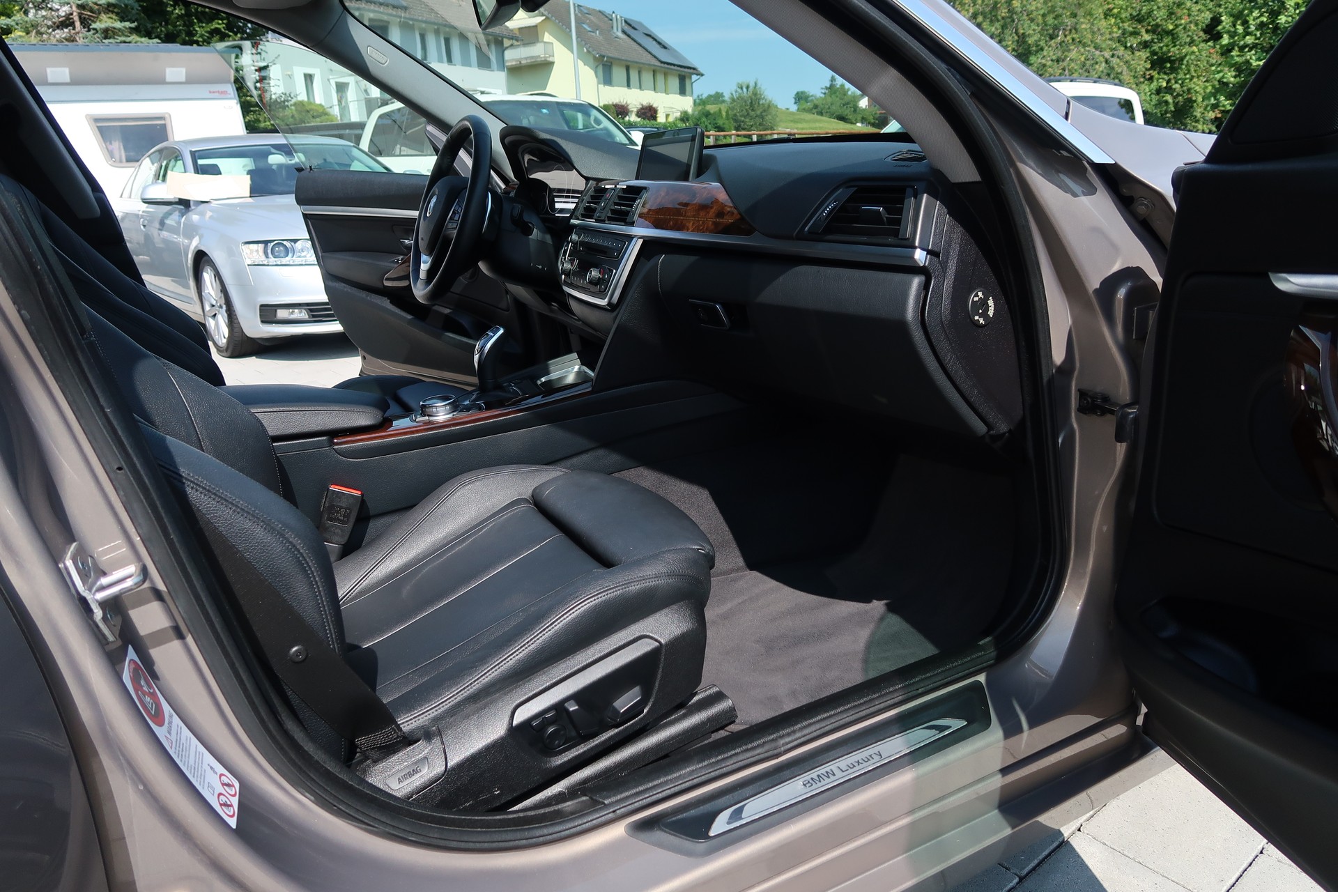 BMW 335i GT xDrive Luxury Line Steptronic-image-12