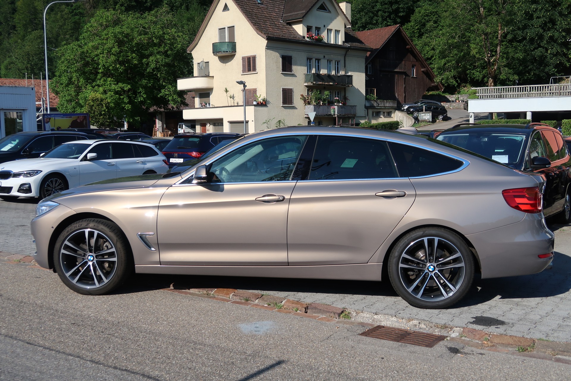 BMW 335i GT xDrive Luxury Line Steptronic-image-5