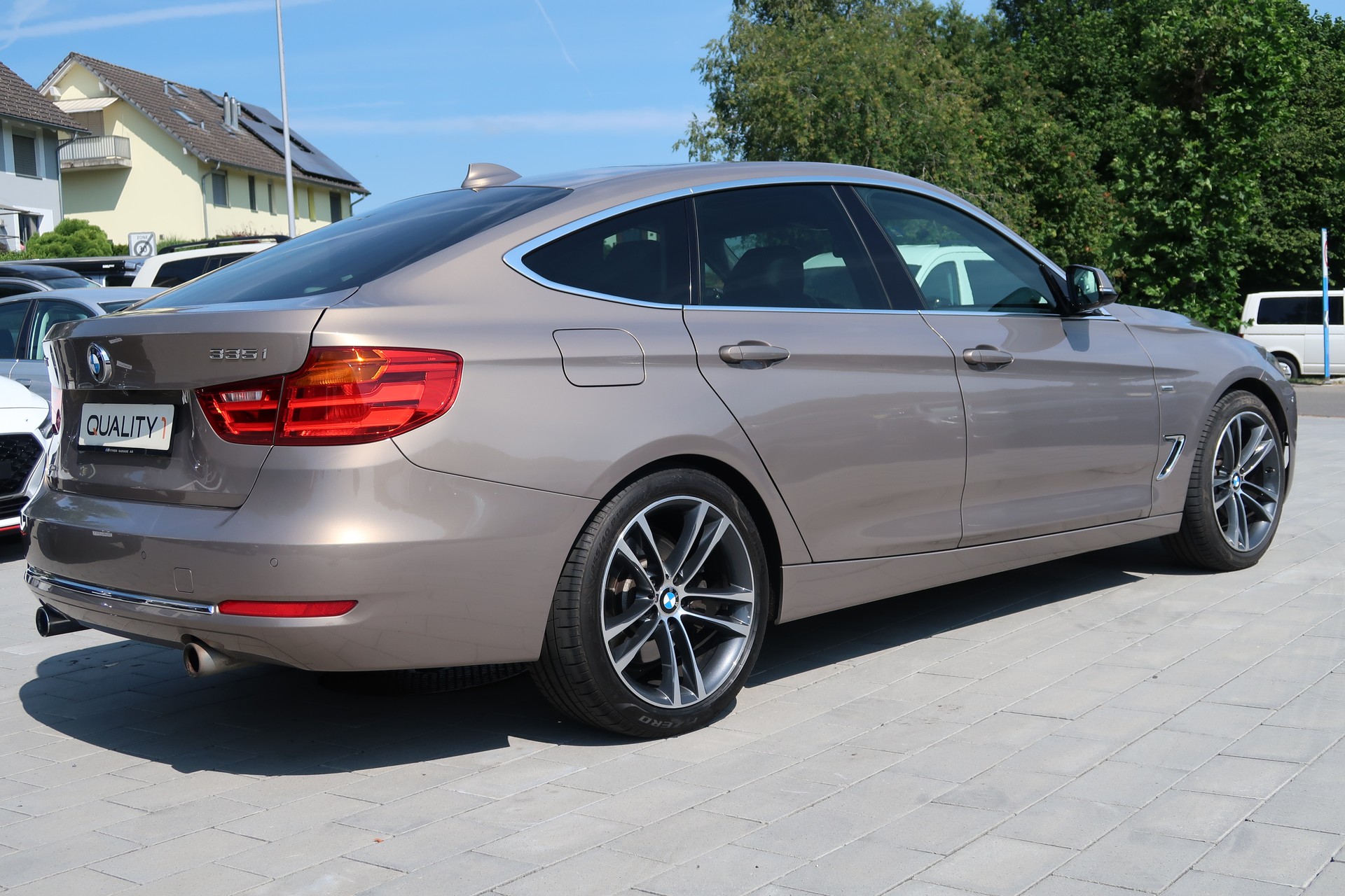 BMW 335i GT xDrive Luxury Line Steptronic-image-4