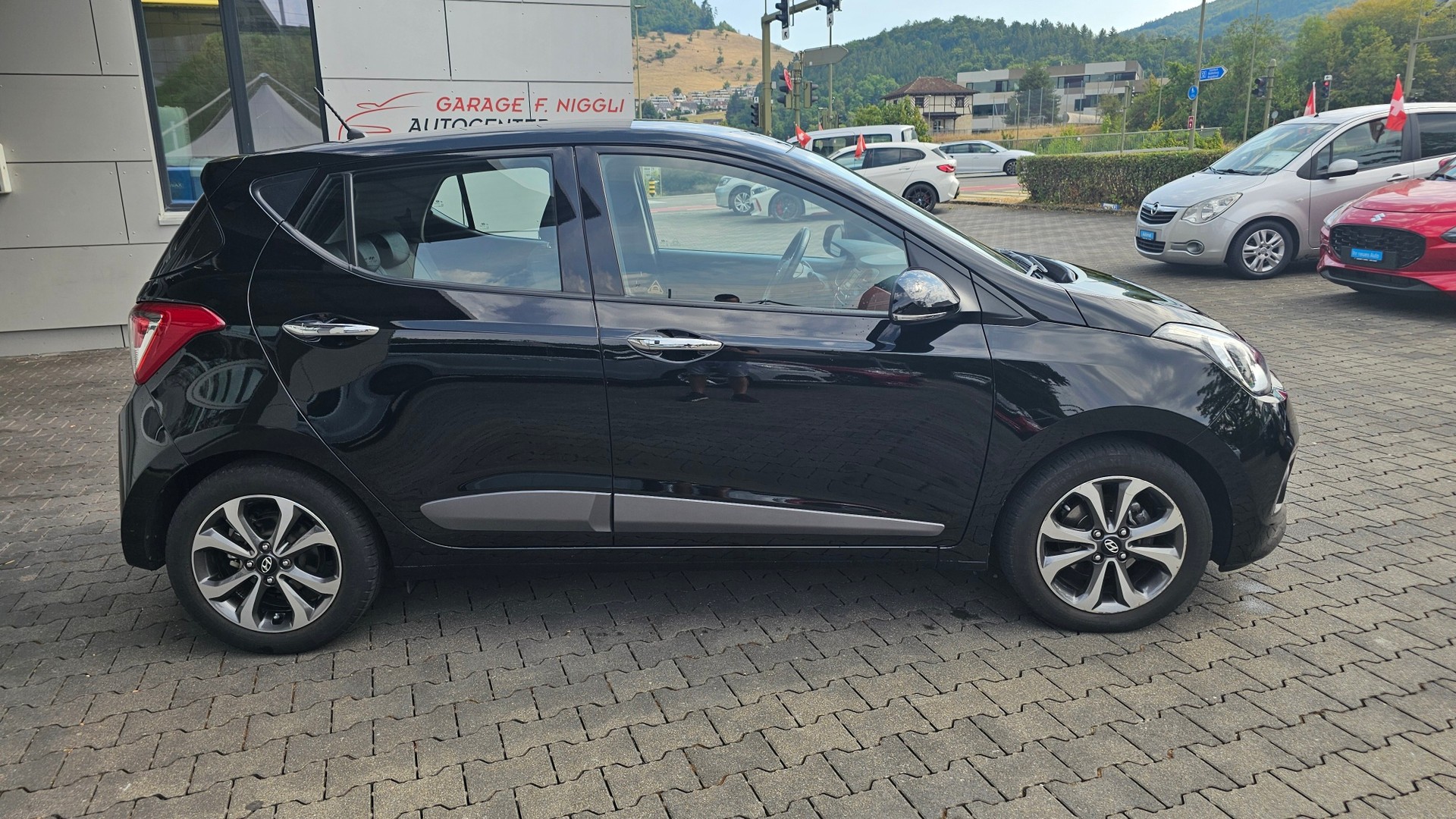 HYUNDAI i10 1.2 Vertex Automatic-image-3