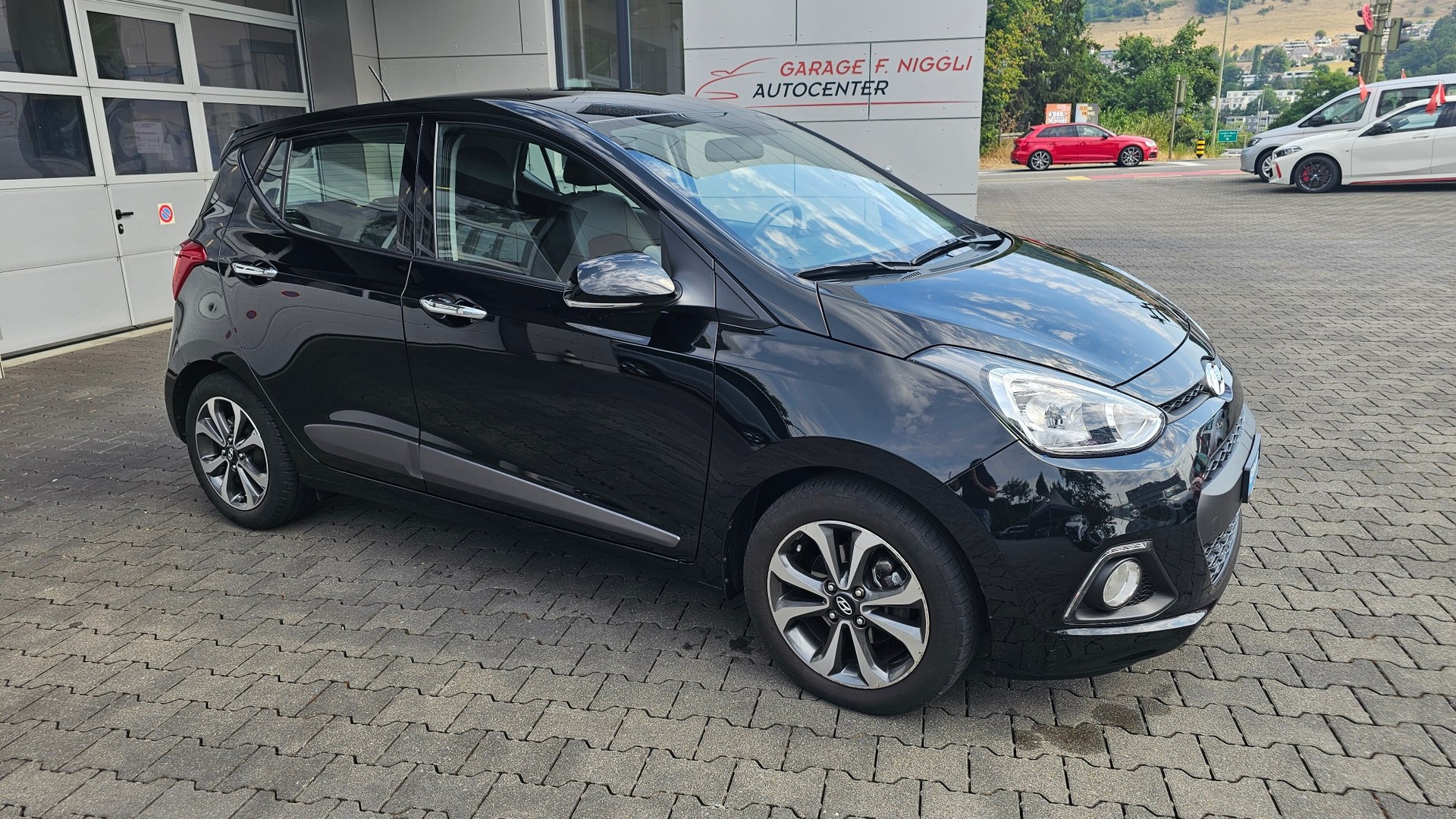 HYUNDAI i10 1.2 Vertex Automatic-image-1