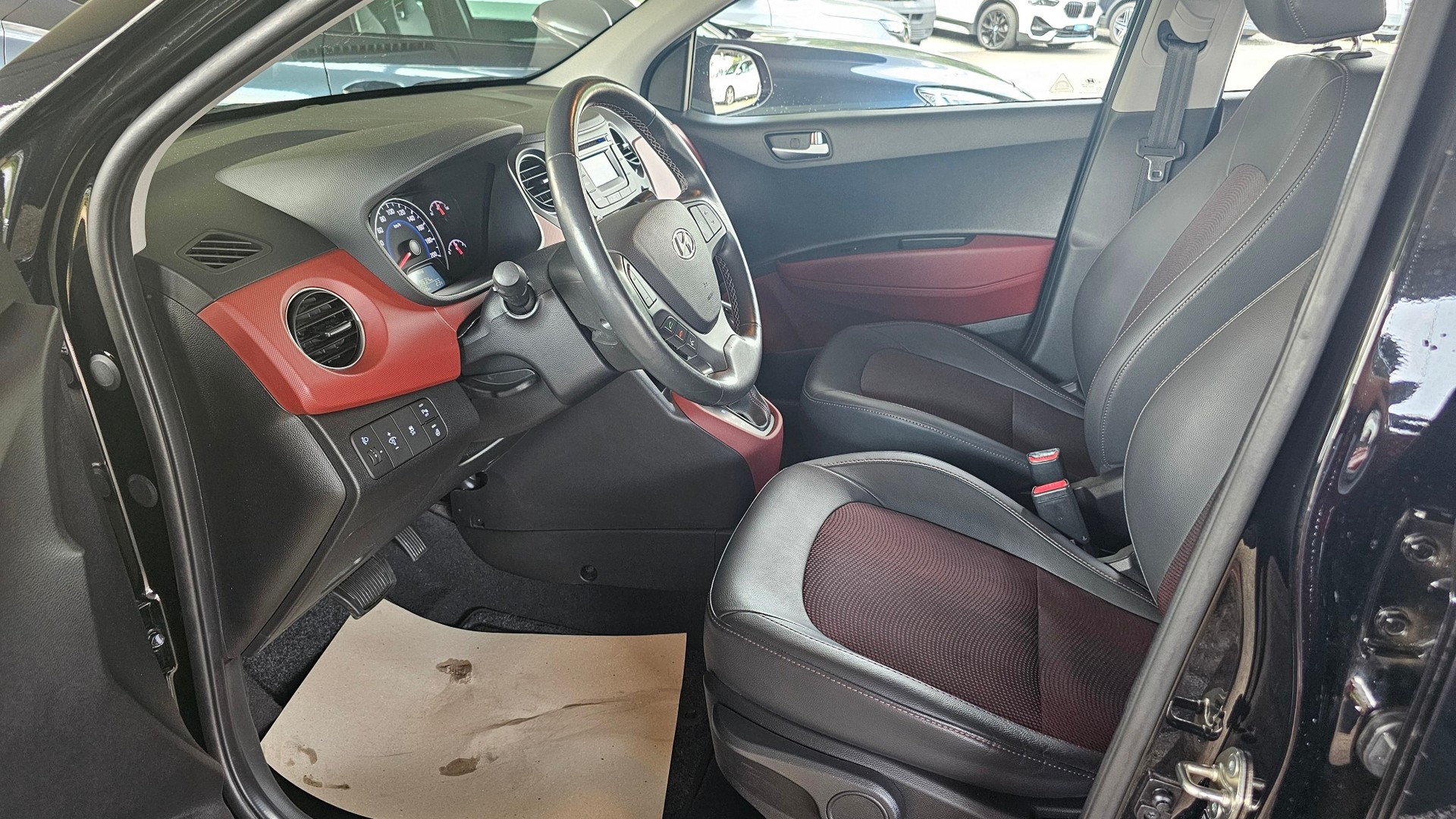 HYUNDAI i10 1.2 Vertex Automatic-image-18