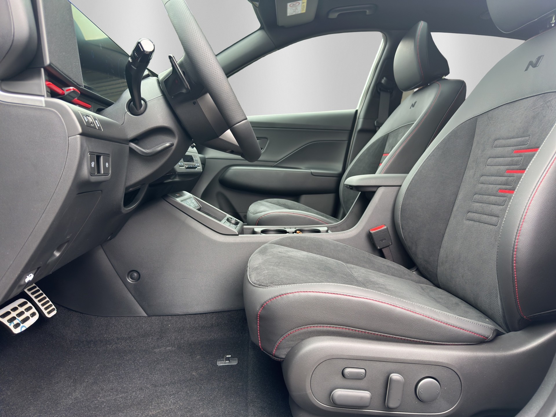 HYUNDAI Kona EV 65.4 kWh N Line-image-11