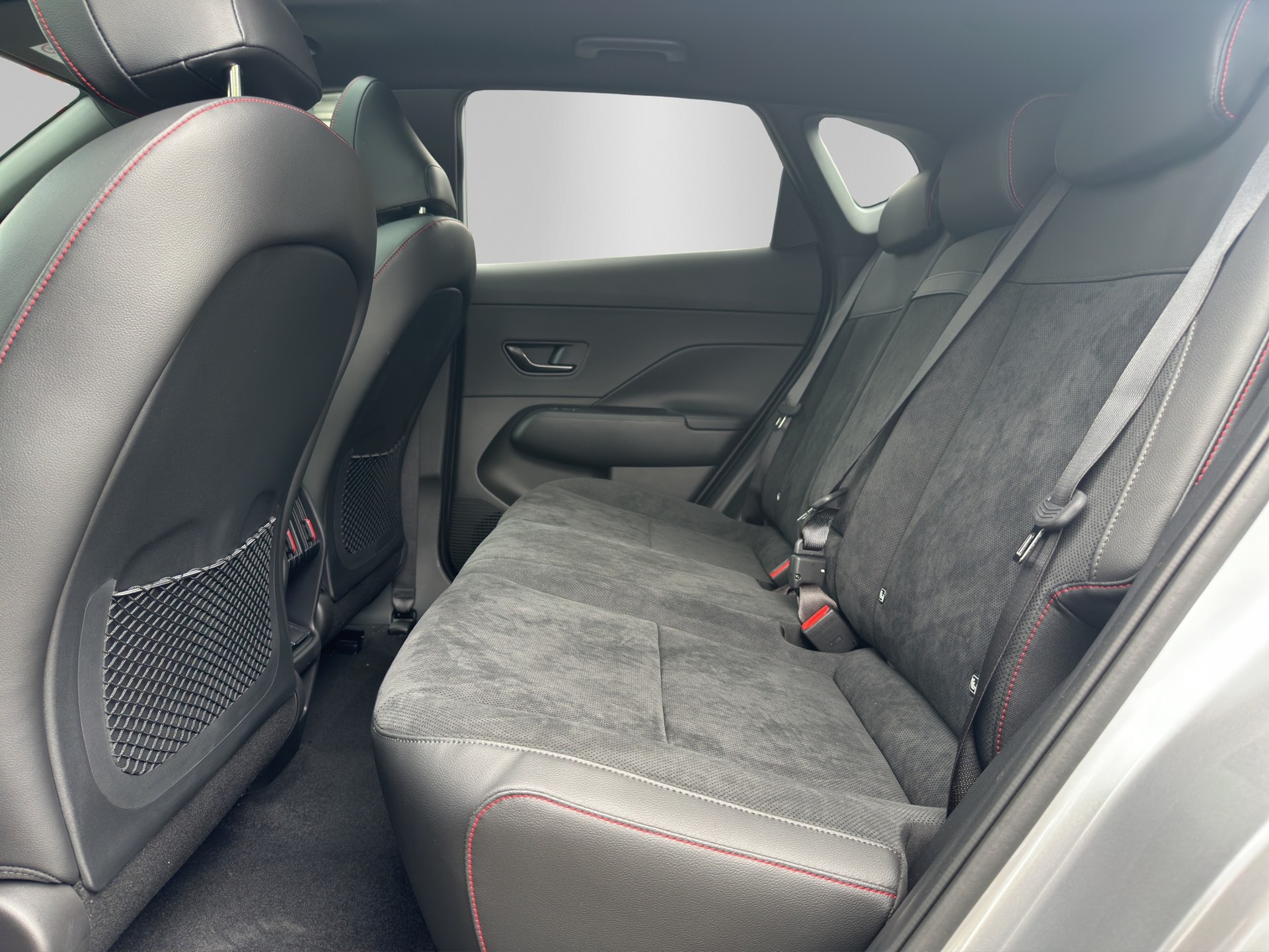 HYUNDAI Kona EV 65.4 kWh N Line-image-10