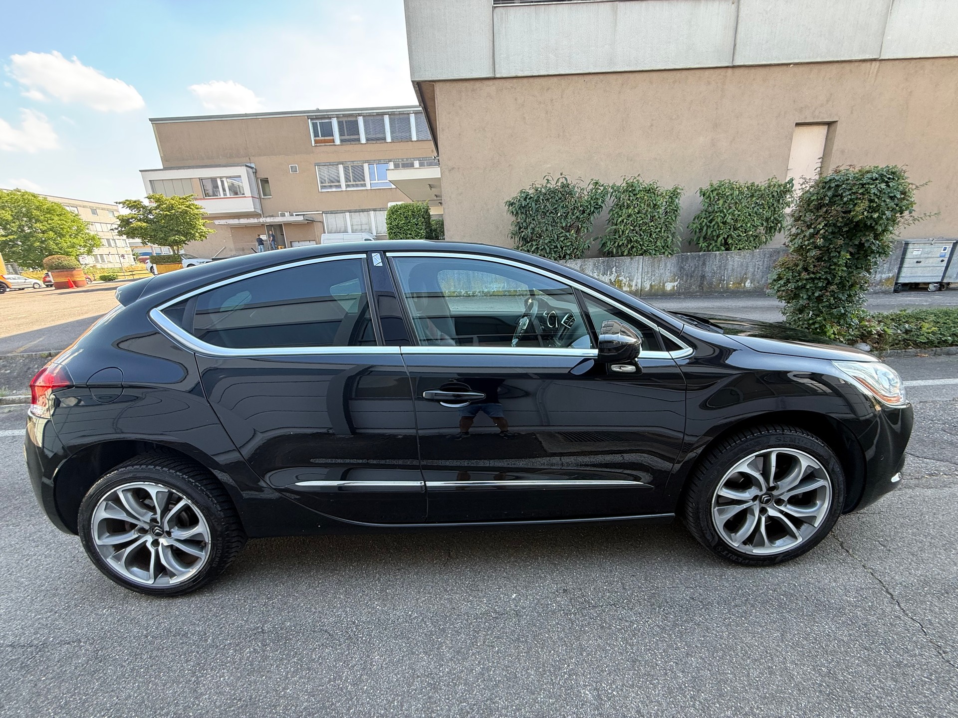 DS AUTOMOBILES DS4 1.6 THP Sport Chic *CH Fahrzeug *Lederausstattung *Sitzheizung *Klimatisierungsautomatik *Tempomat-image-2