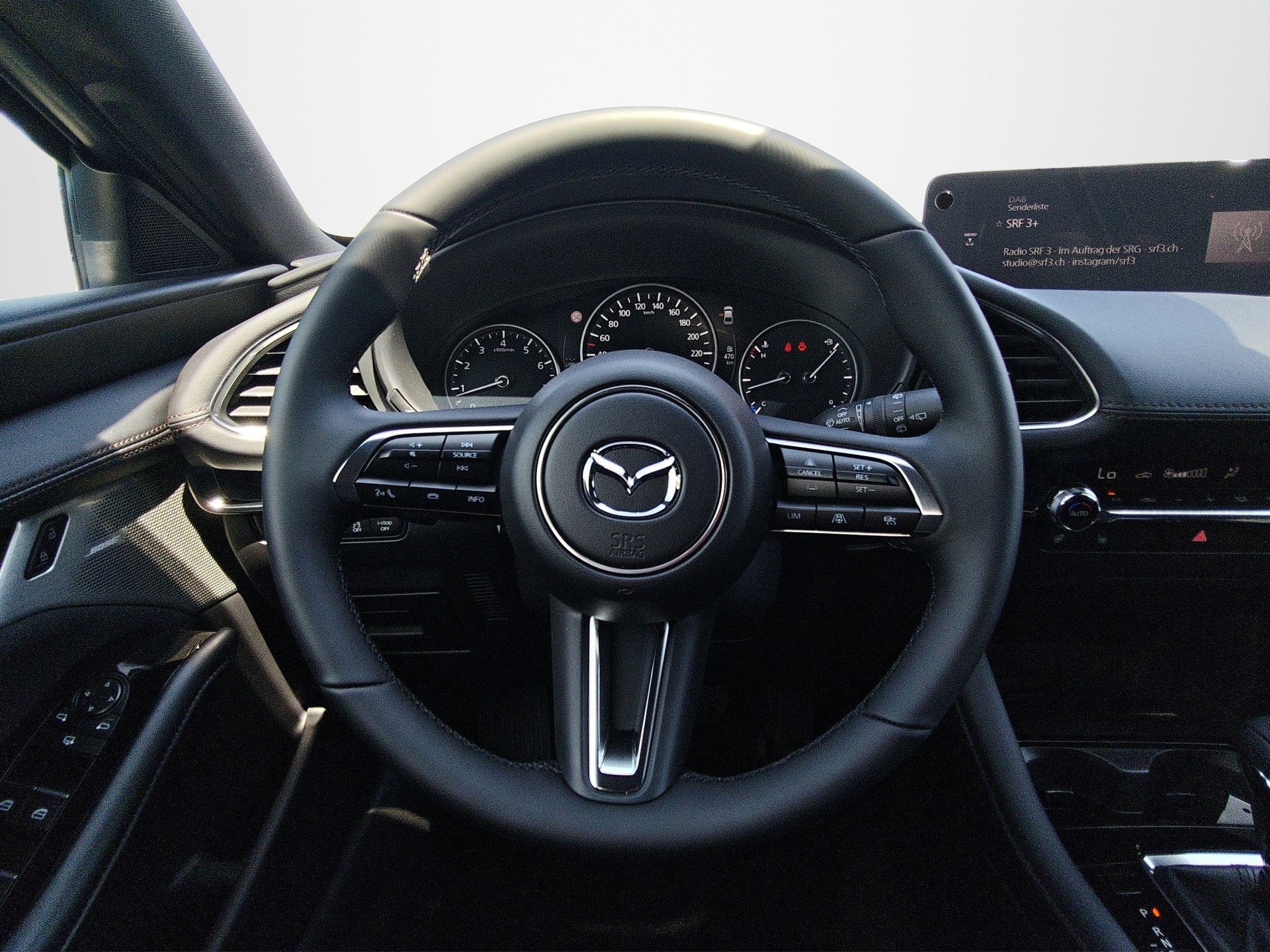 MAZDA 3 Hatchback SKYACTIV-X M Hybrid 186 Exclusive Line Automat-image-9