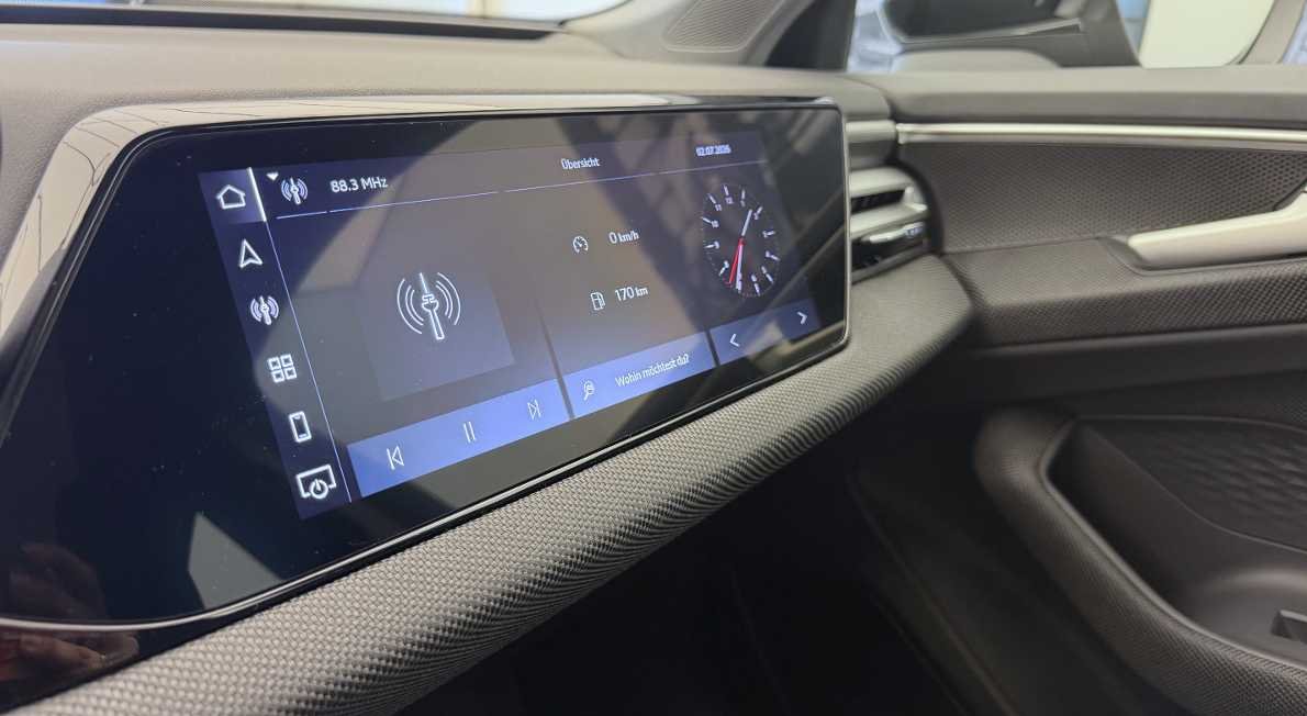 AUDI A6 Avant TDI quattro 150 kW S tronic-image-17