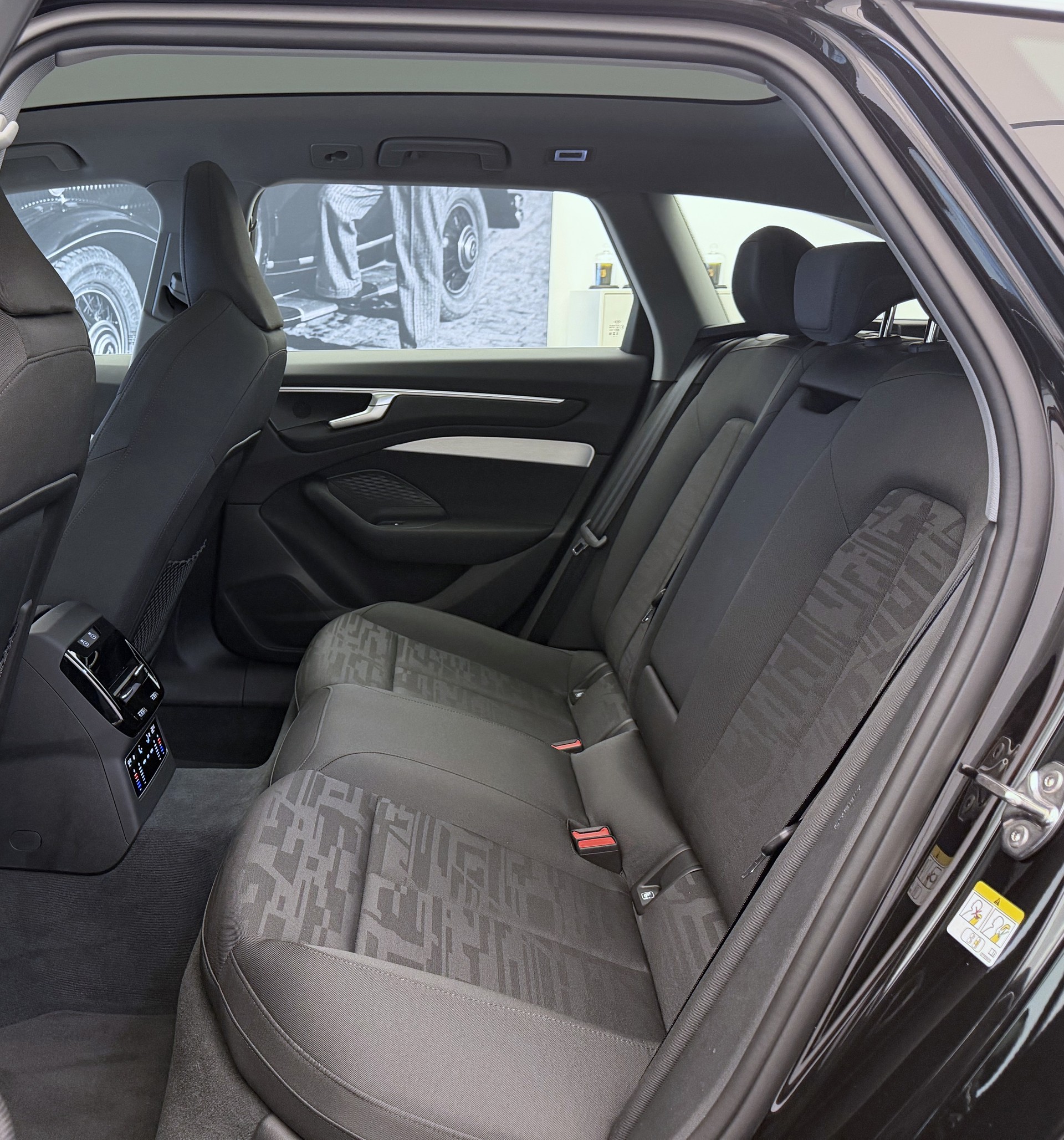 AUDI A6 Avant TDI quattro 150 kW S tronic-image-19